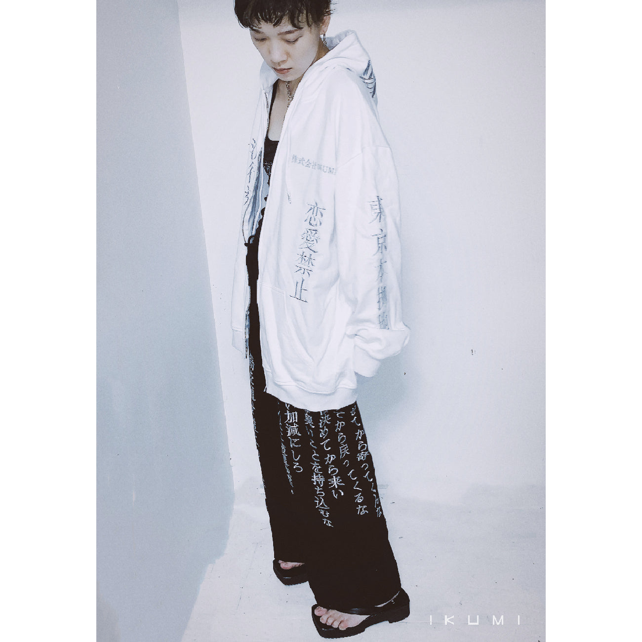 会社概要 ZIP HOODIE