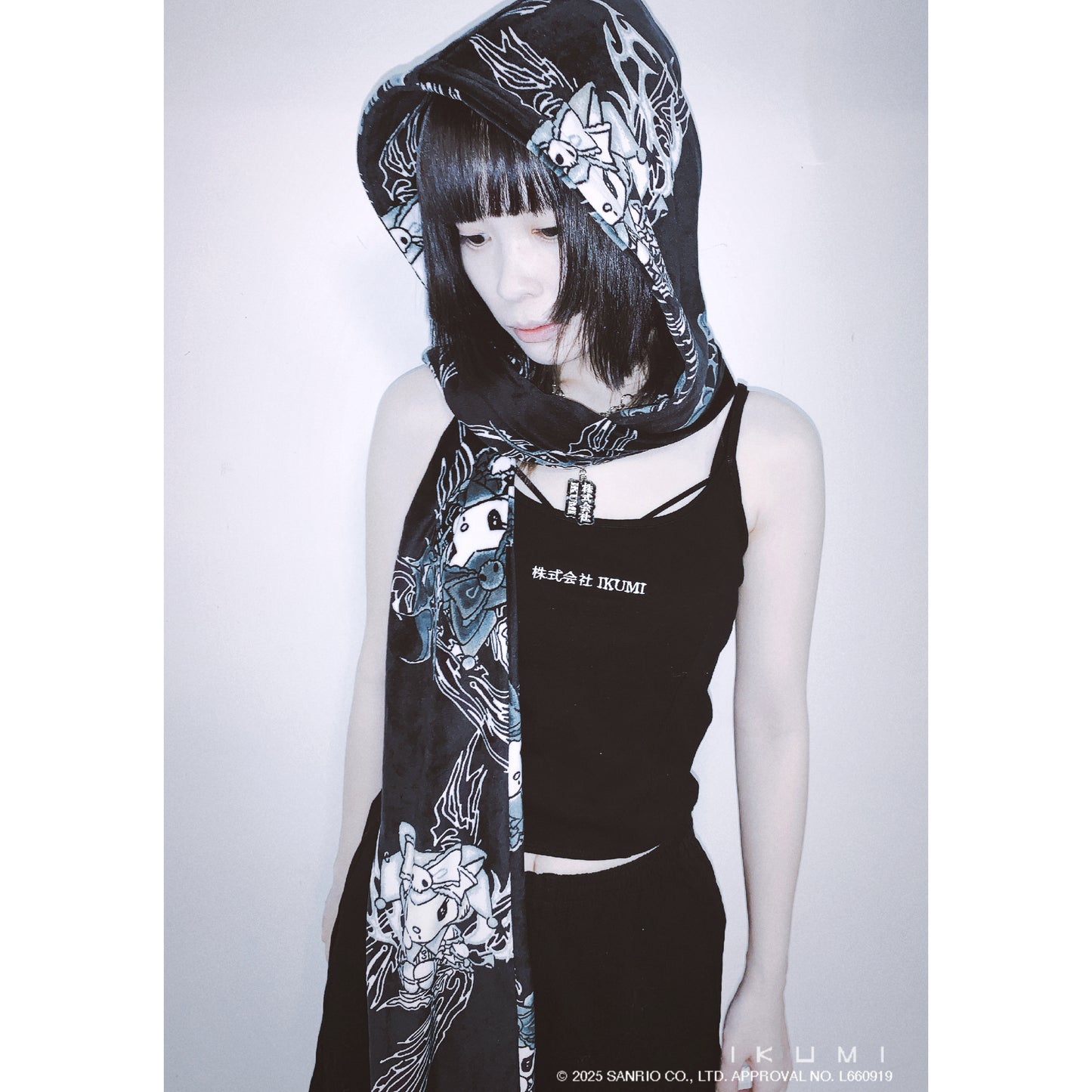 KUROMI×IKUMI HOODIE MUFFLER