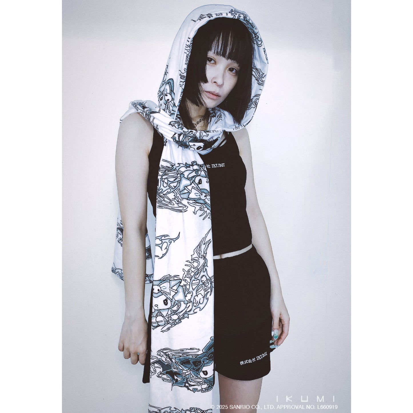 KUROMI×IKUMI HOODIE MUFFLER