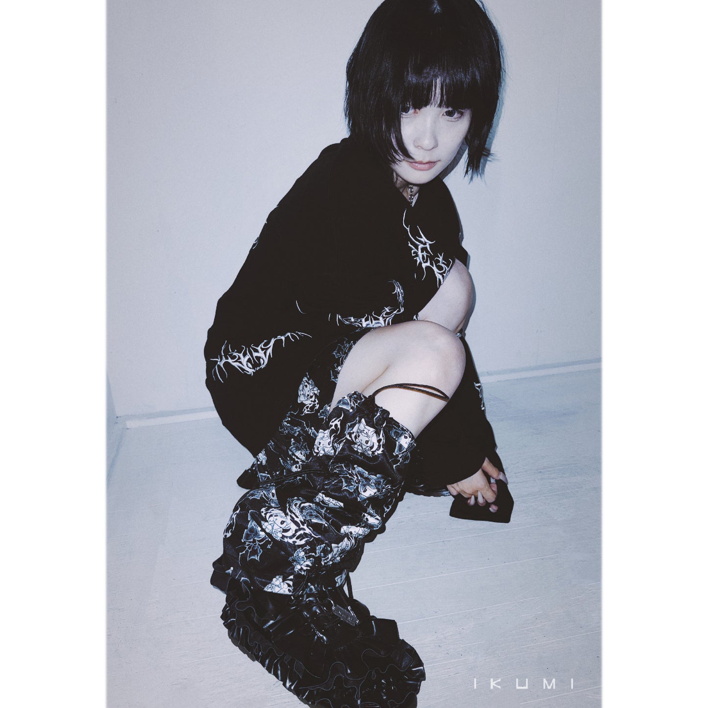 KUROMI×IKUMI LEG COVER