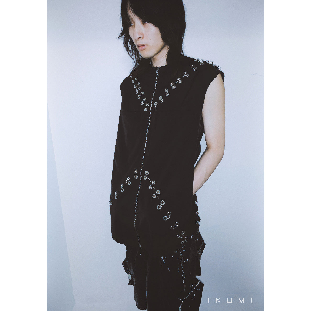 PIERCED ZIP VEST