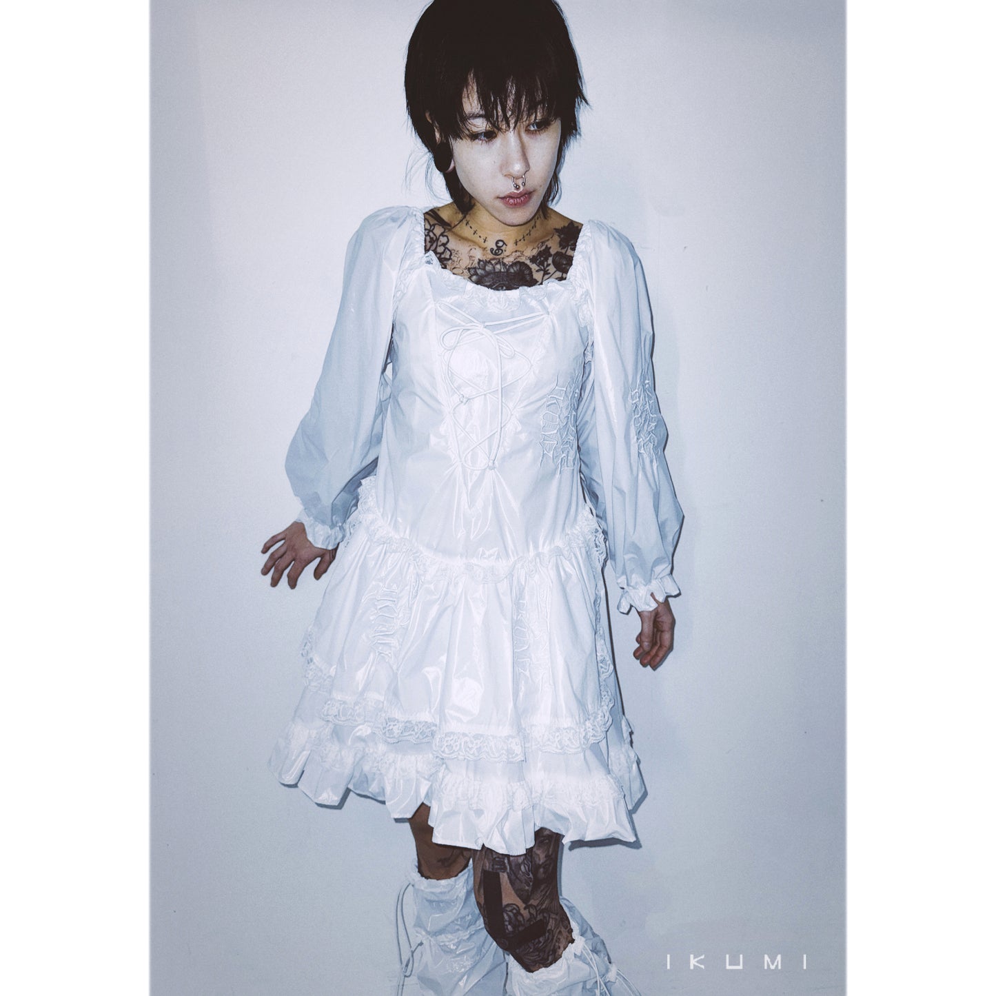 NYLON LONG SLEEVE ONE-PIECE