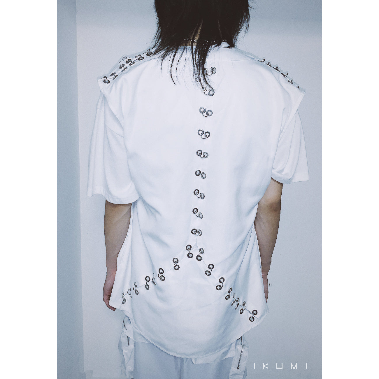 PIERCED ZIP BEST