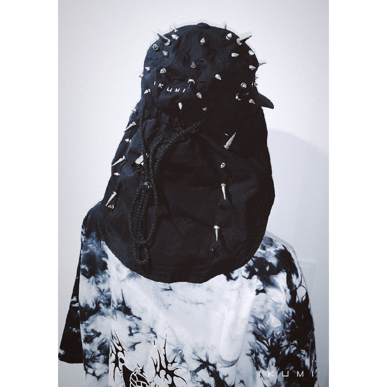 STUDDED CAP