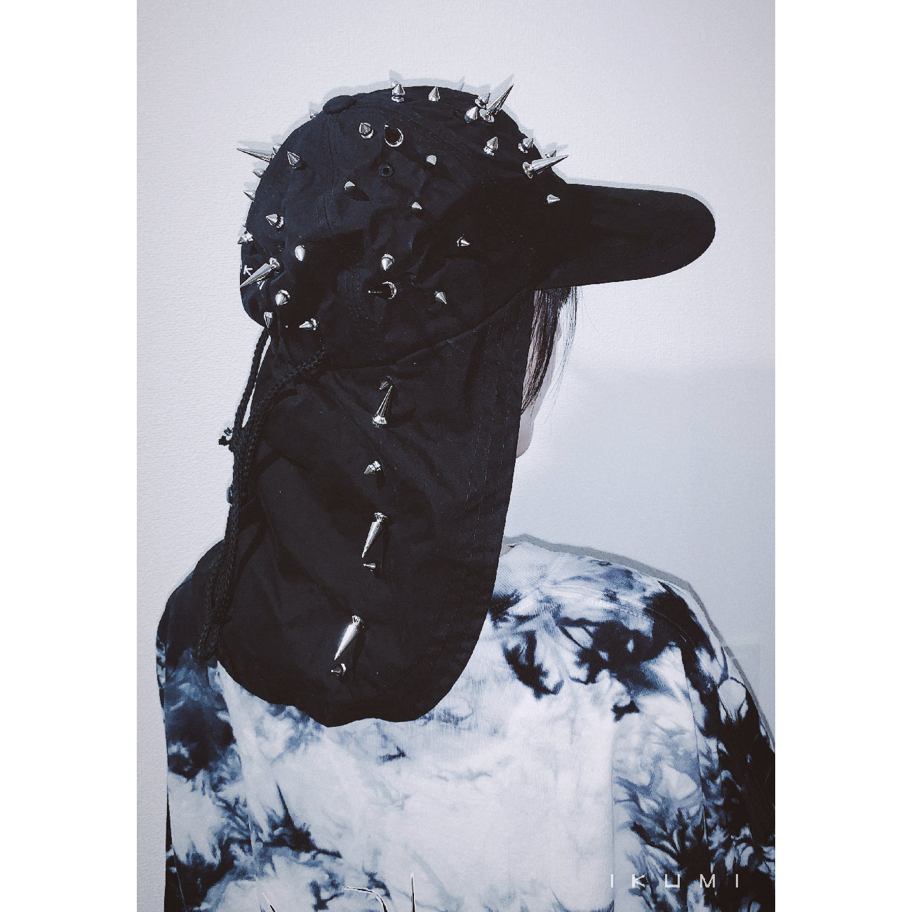 STUDDED CAP