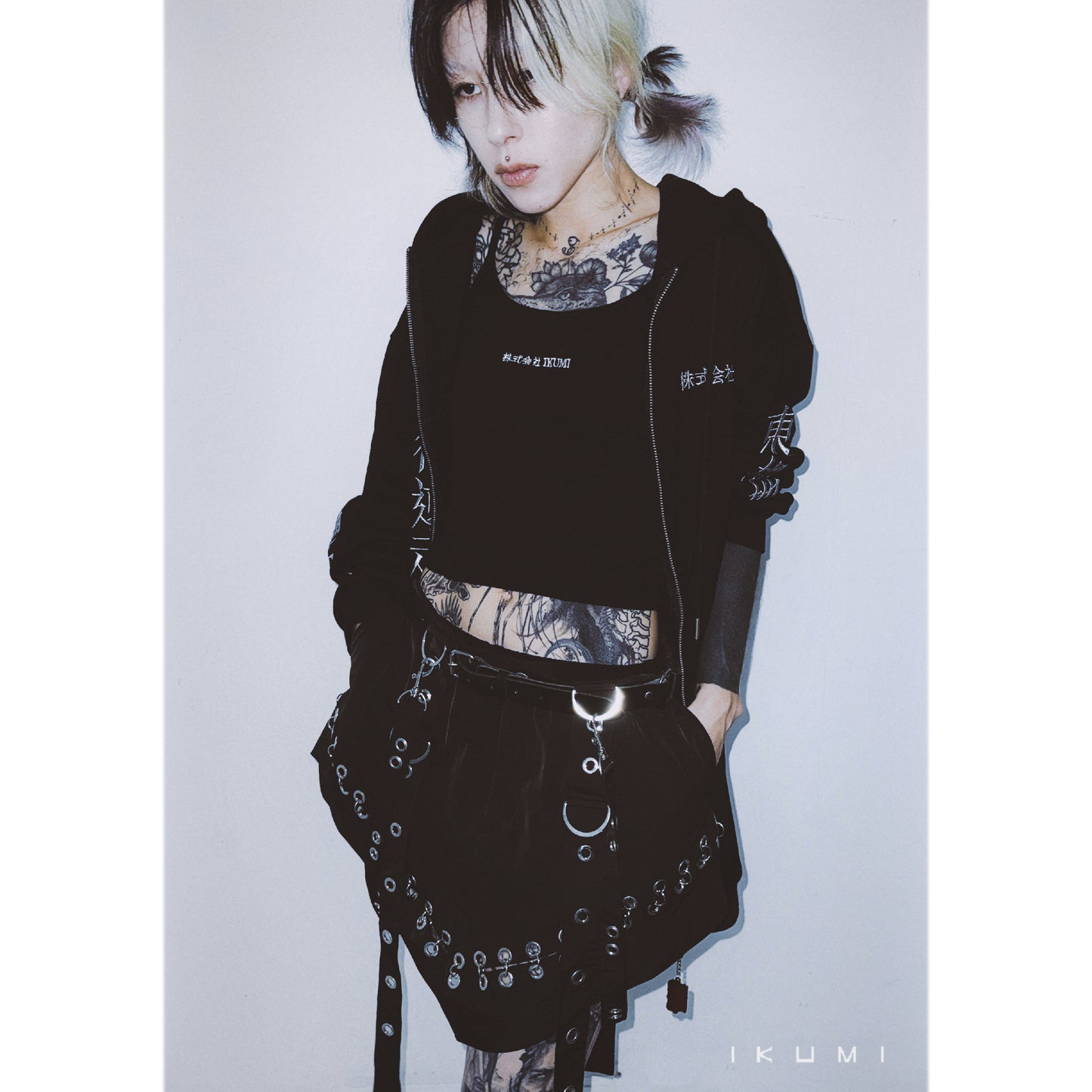 PIERCED MINI SKIRT