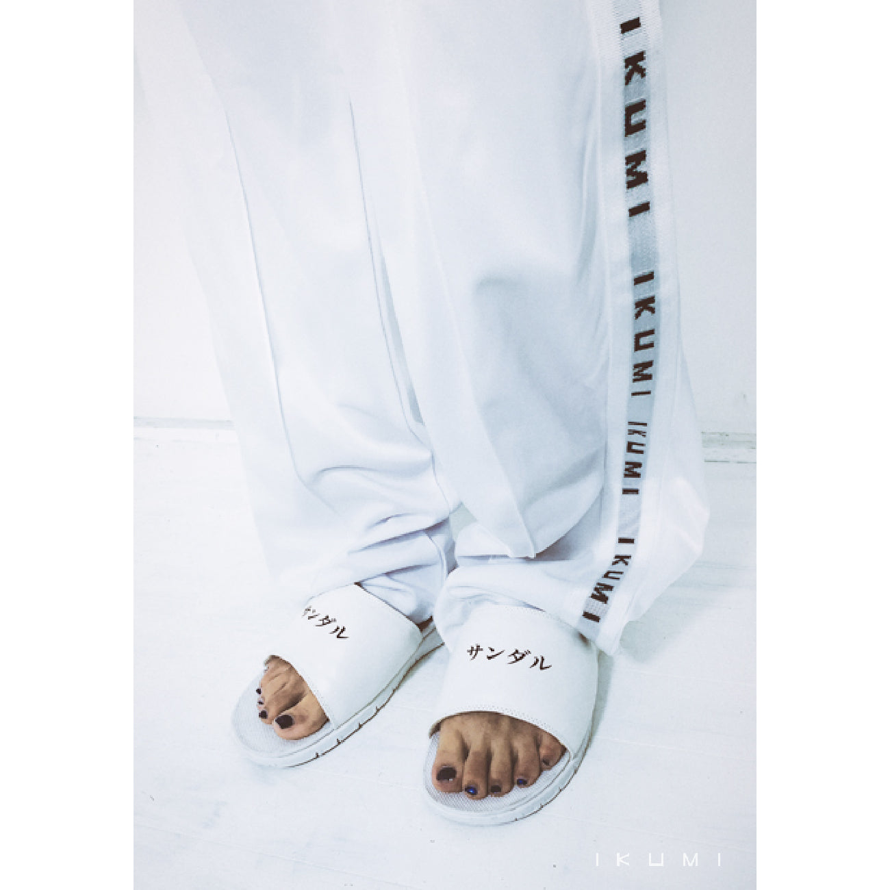 KATAKANA SANDALS