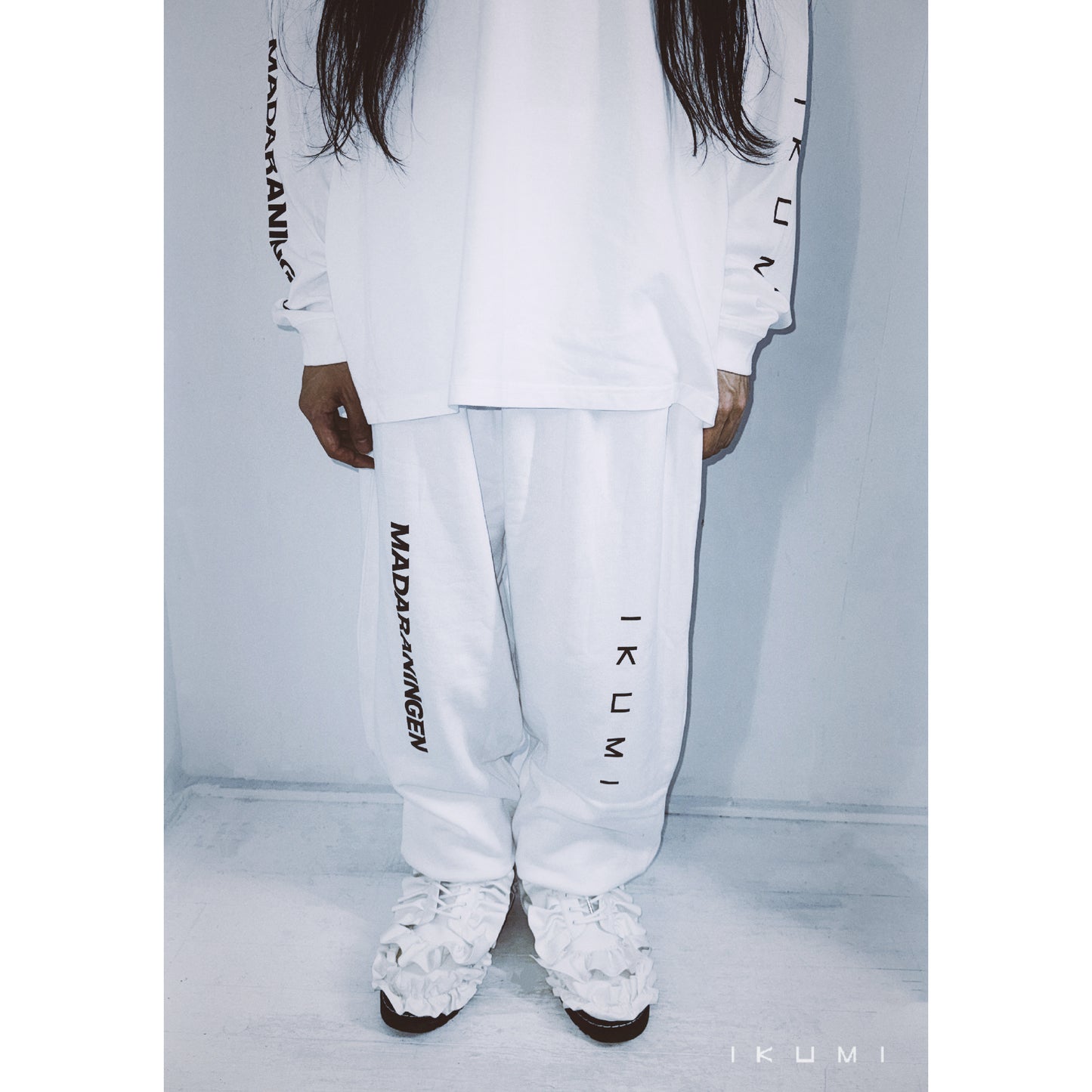 IKUMI×MADARANINGEN Simple LOGO Sweat pants