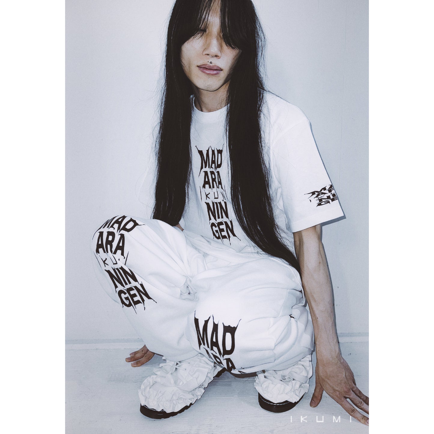 IKUMI×MADARANINGEN Bizzare LOGO Sweat pants