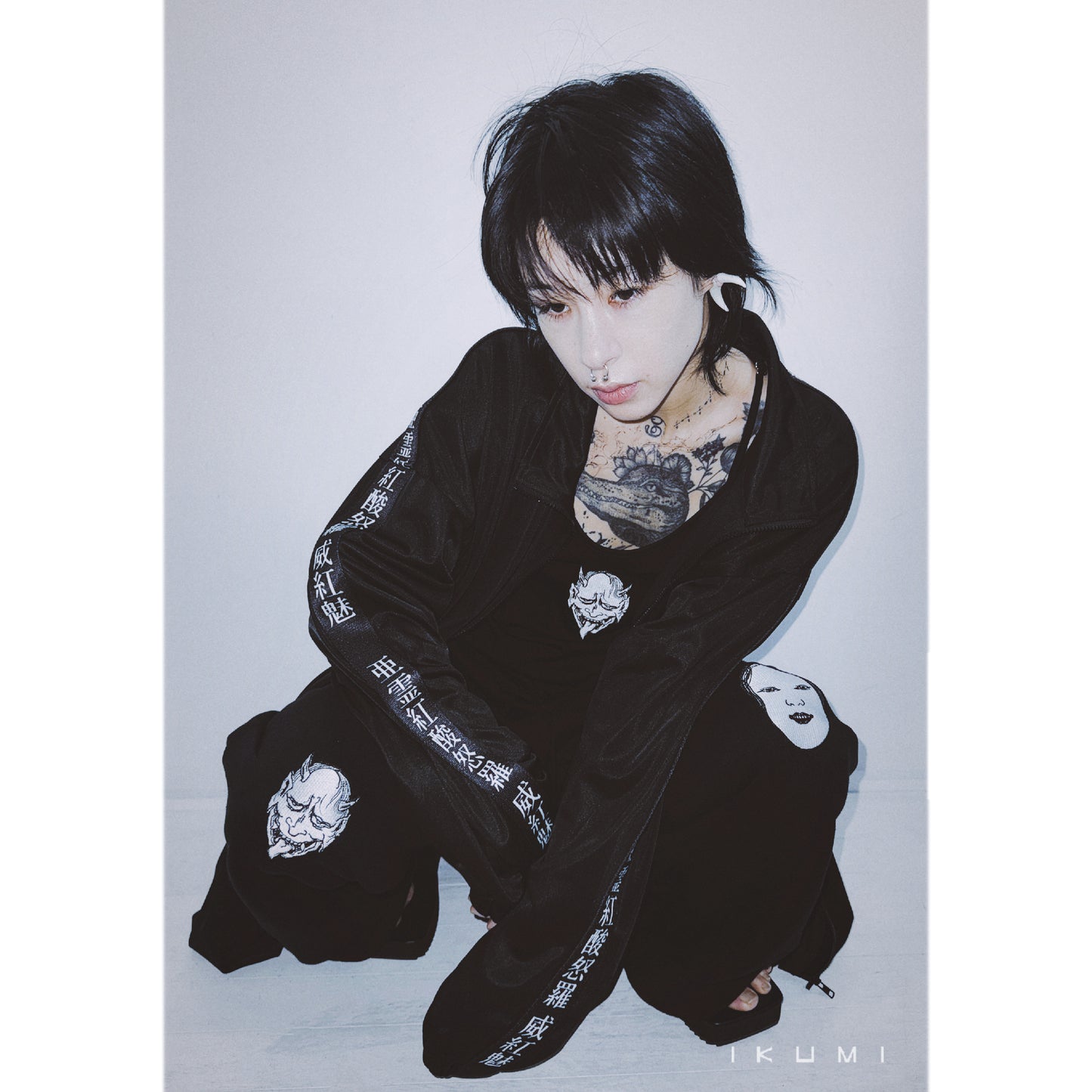 SCATTERED NOH MASKS SWEAT PANTS
