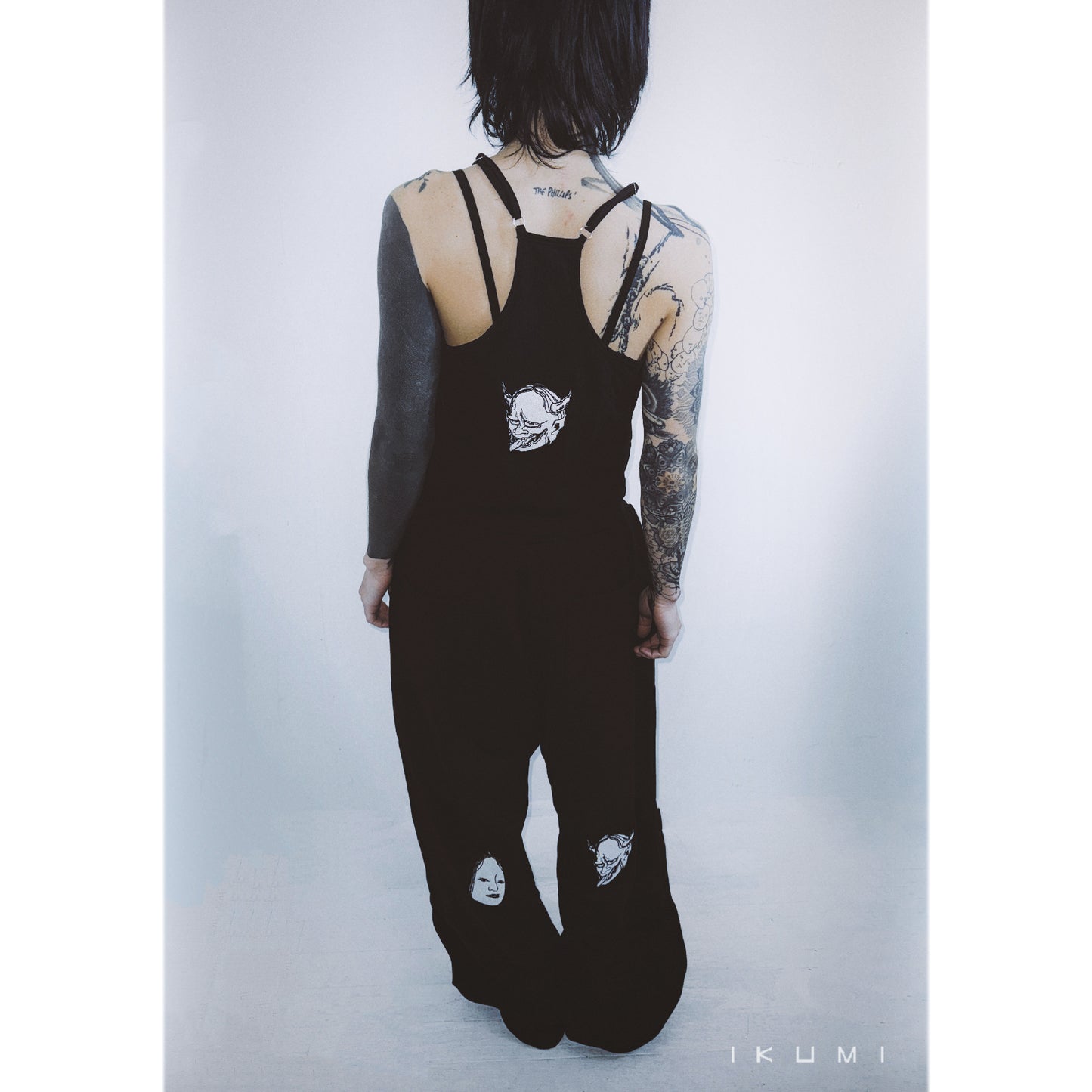 SCATTERED NOH MASKS SWEAT PANTS
