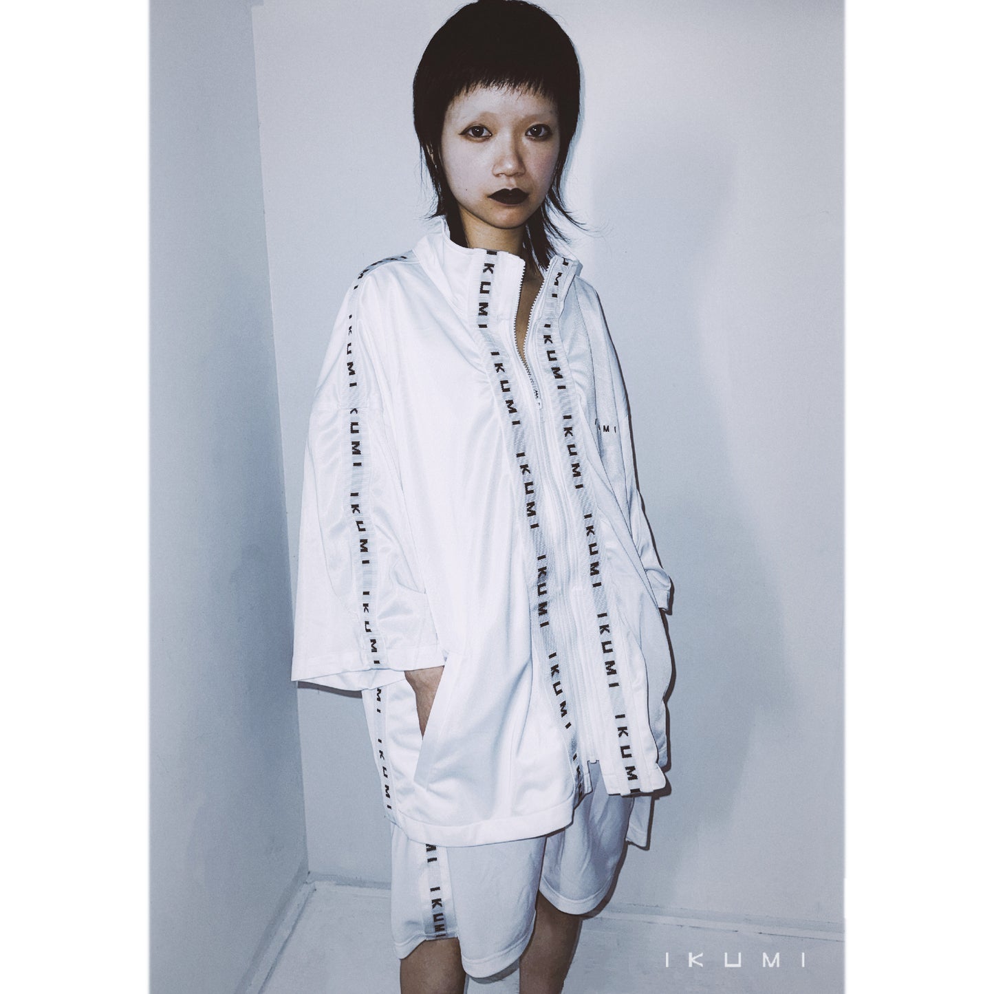 ［IKUMI Co., Ltd. TEN YEAR ANNIVERSARY FOURTH PRODUCT](Super)IKUMI JERSEY SHORT JACKET