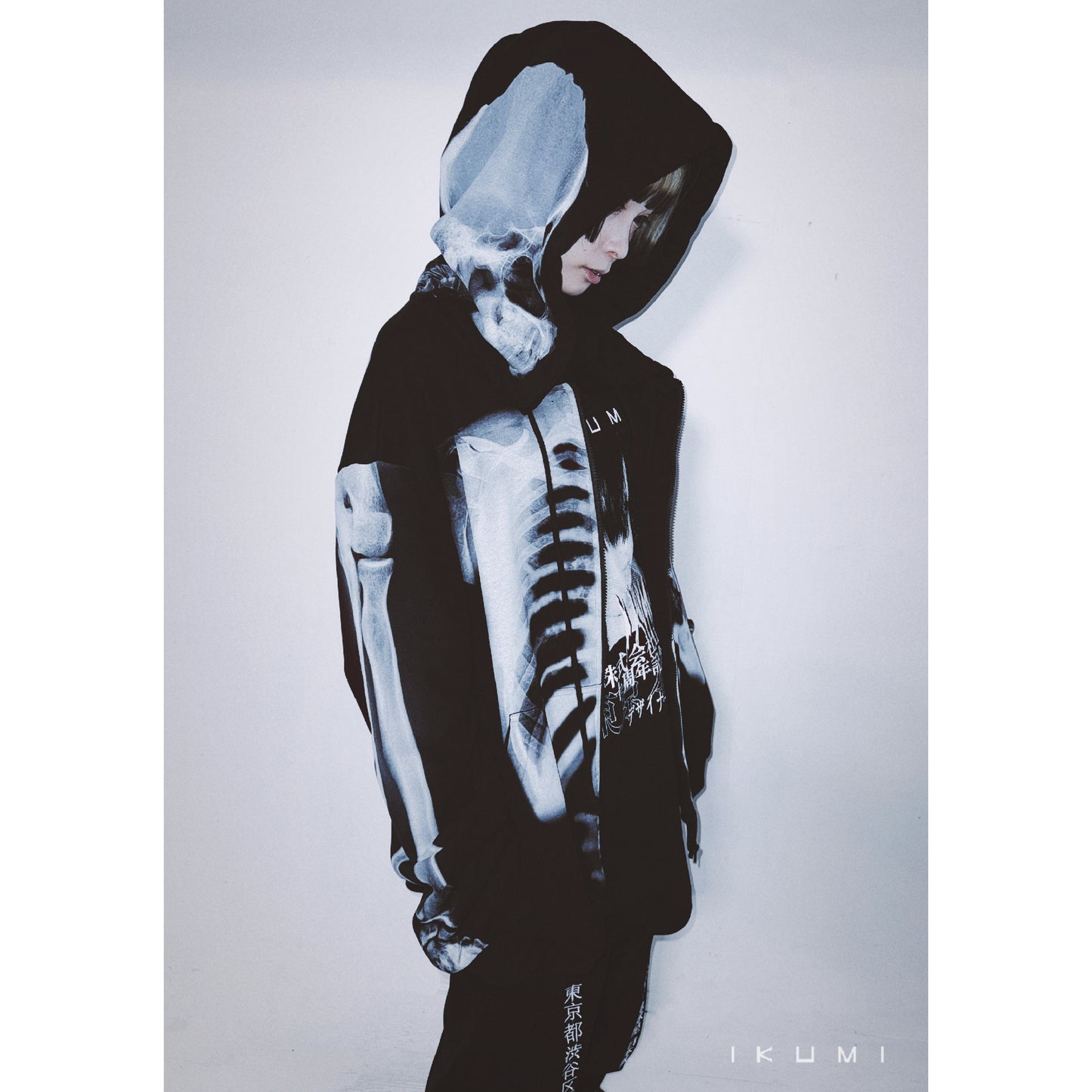［十周年企画第一弾商品］XRAY ZIP HOODIE