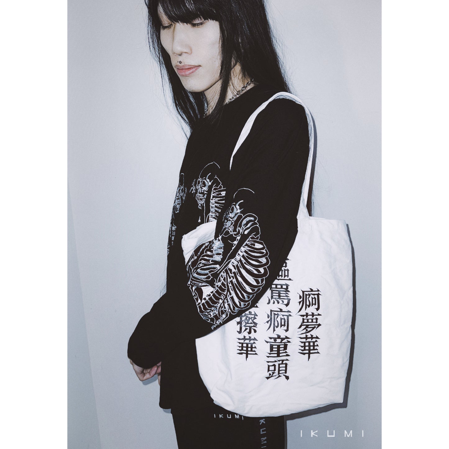 IKUMI×MADARANINGEN TOTE BAG