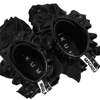 IKUMI×MADARANINGEN FRILL BOOTS