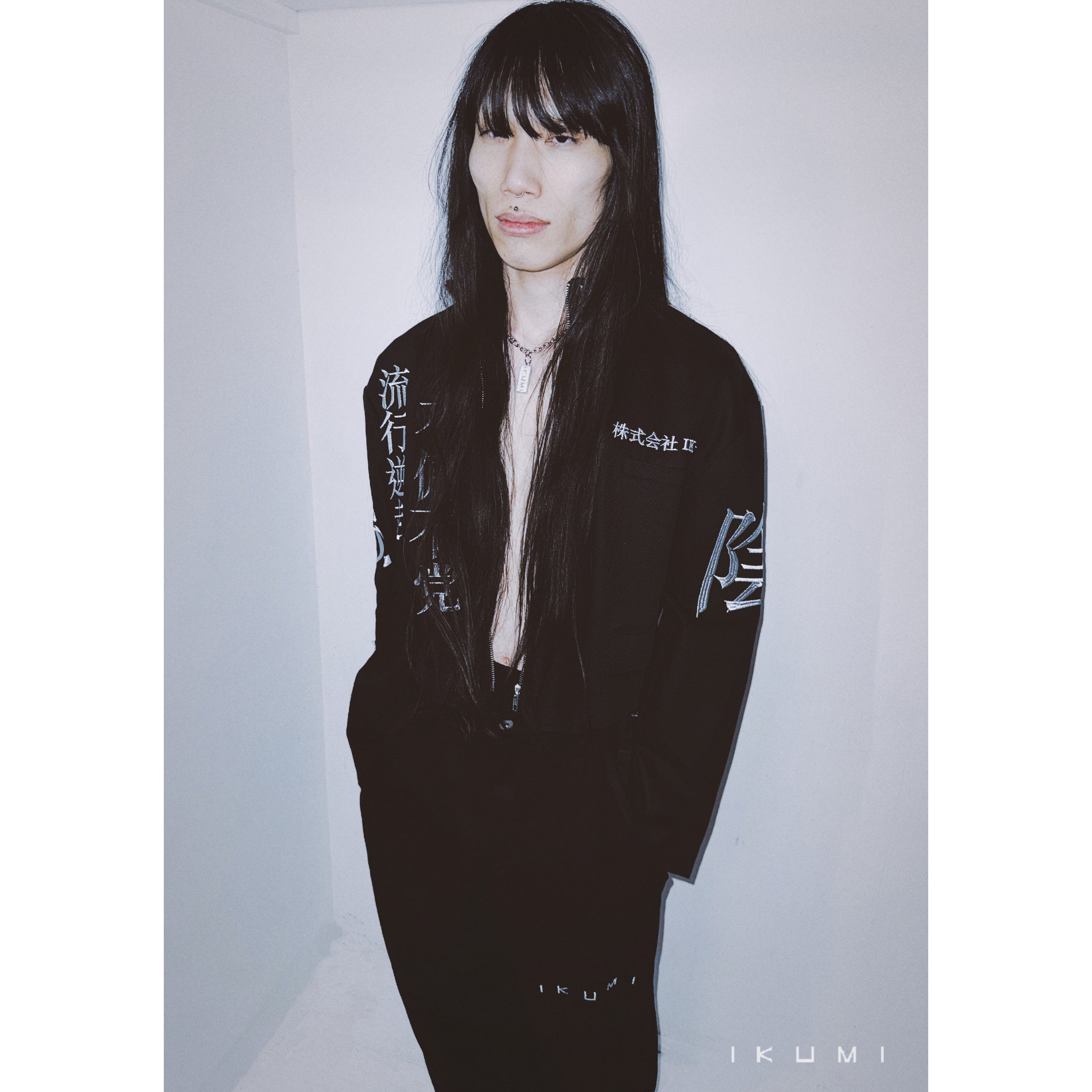 ikumi-j-bl.jpg?v=1763280761&