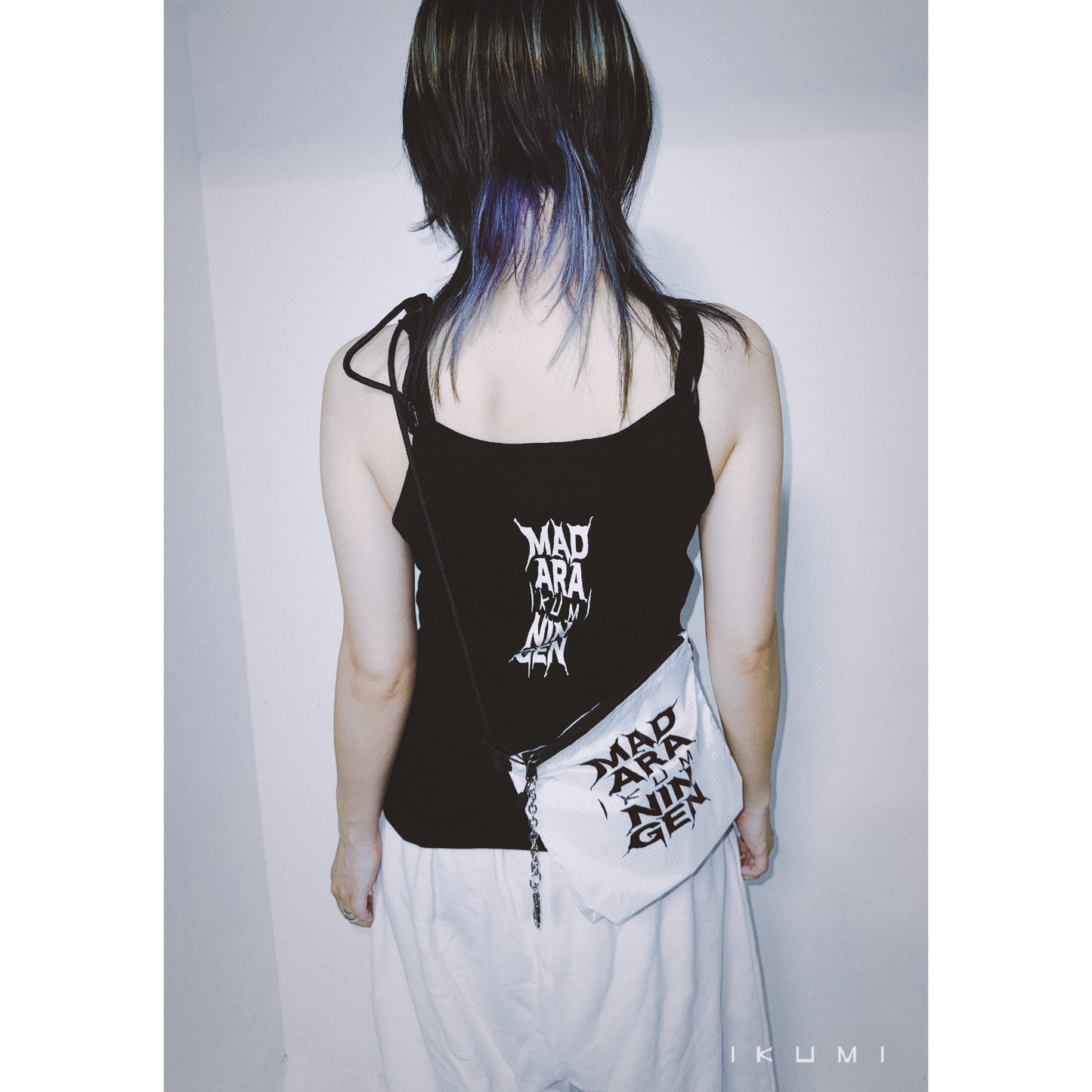 IKUMI×MADARANINGEN BizzareLOGO Camisole
