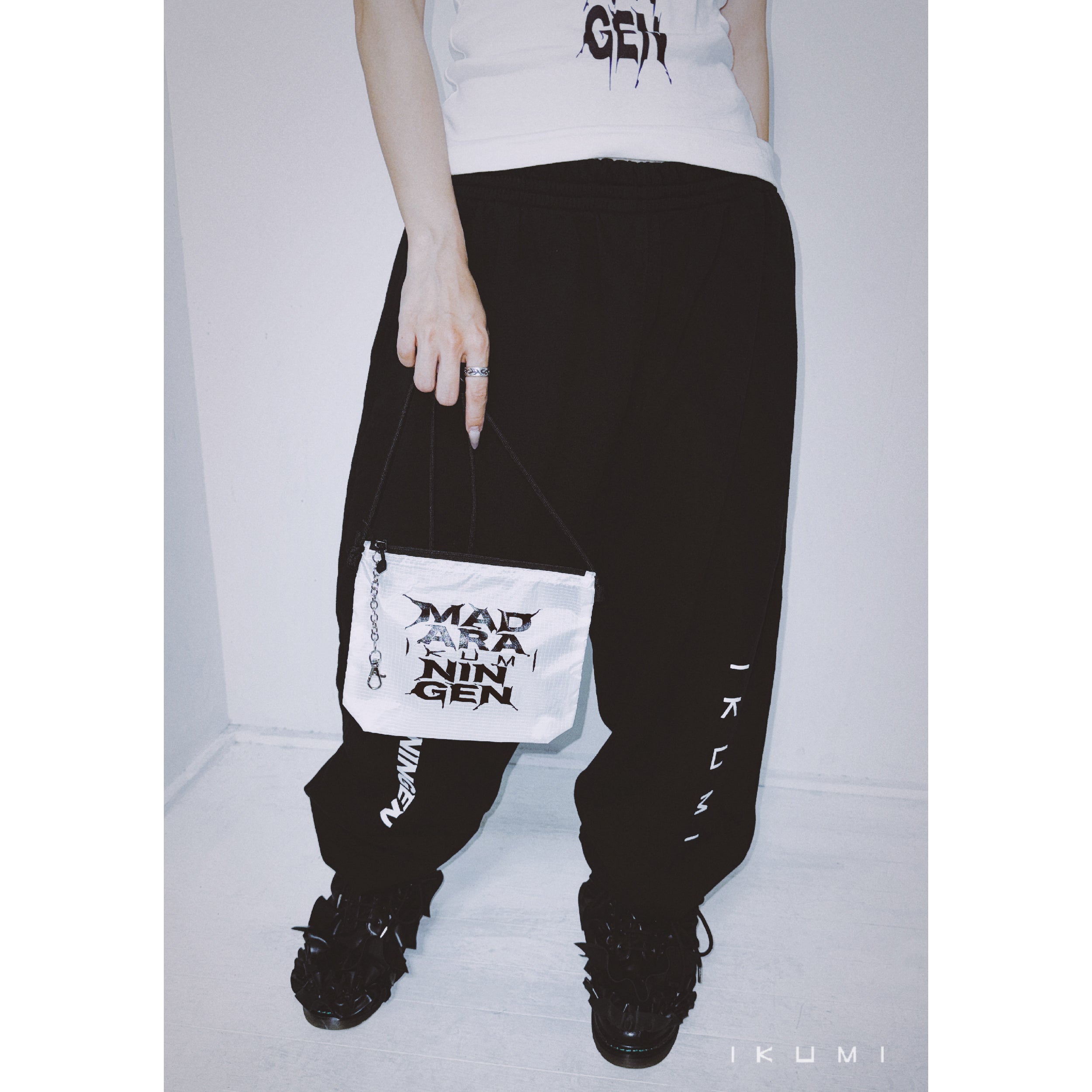 IKUMI×MADARANINGEN Simple LOGO Sweat pants