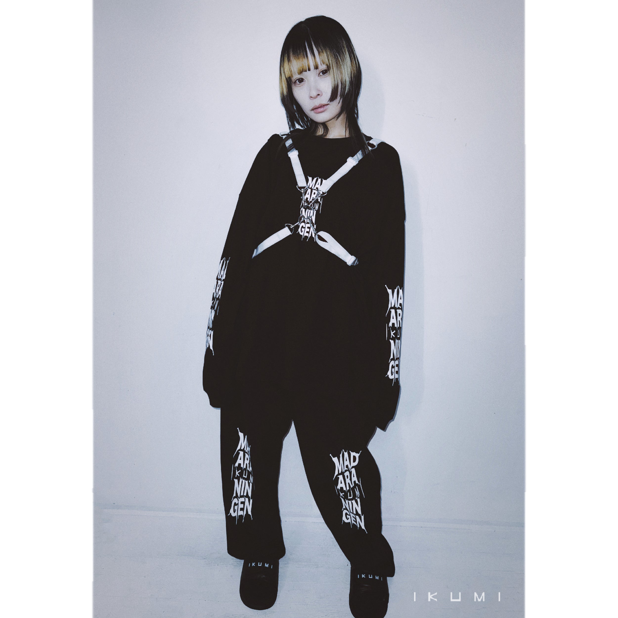IKUMI×MADARANINGEN Bizzare LOGO Sweat pants