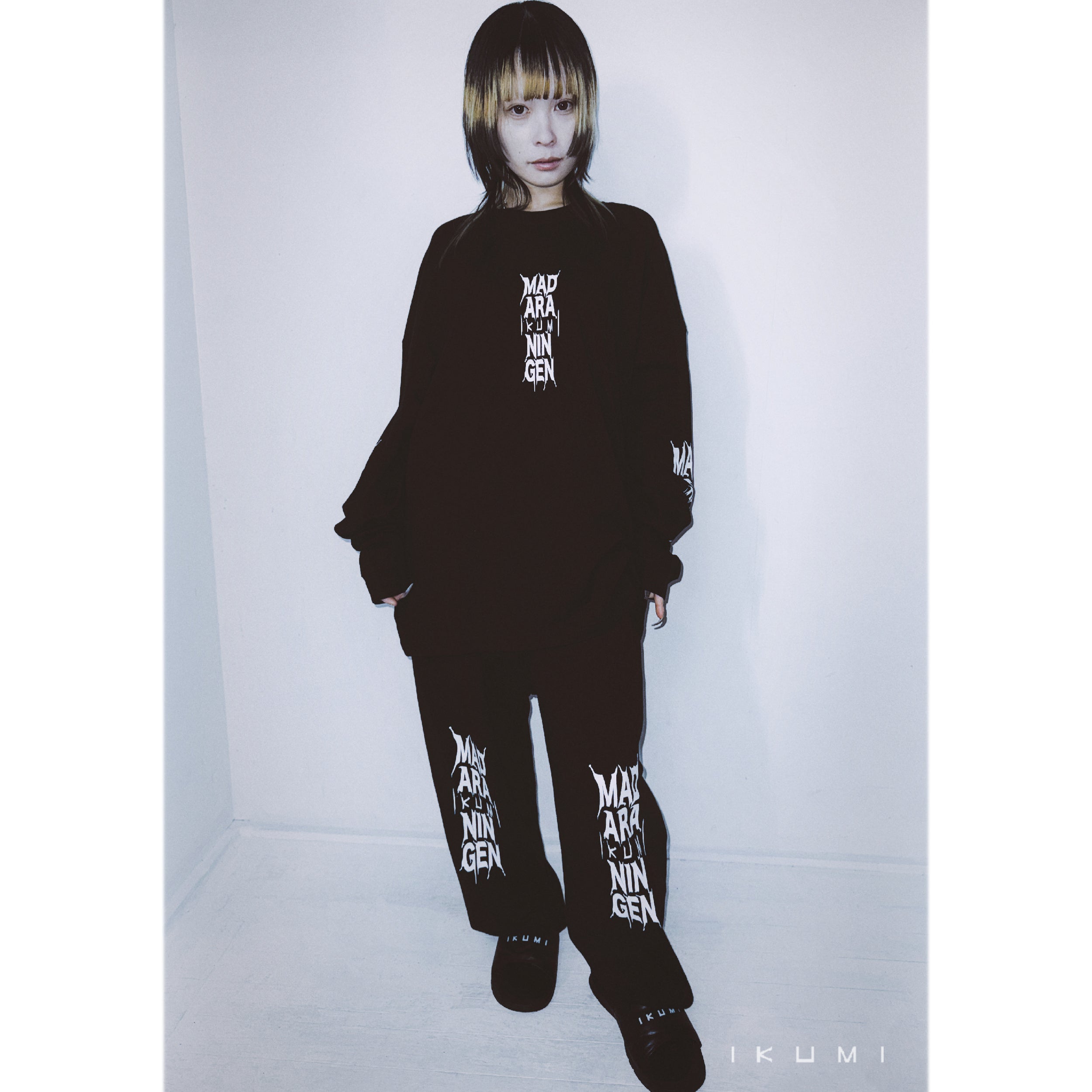 IKUMI×MADARANINGEN Bizzare LOGO Sweat pants