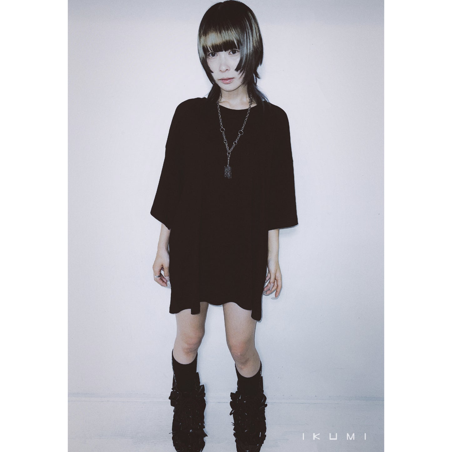 IKUMI LOGO T