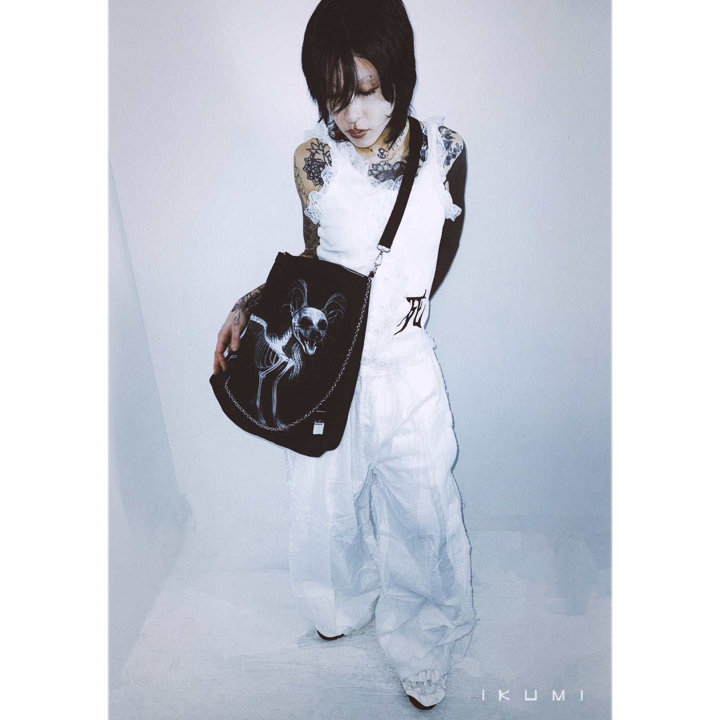 IKUMI×MADARANINGEN KIMERA BAG