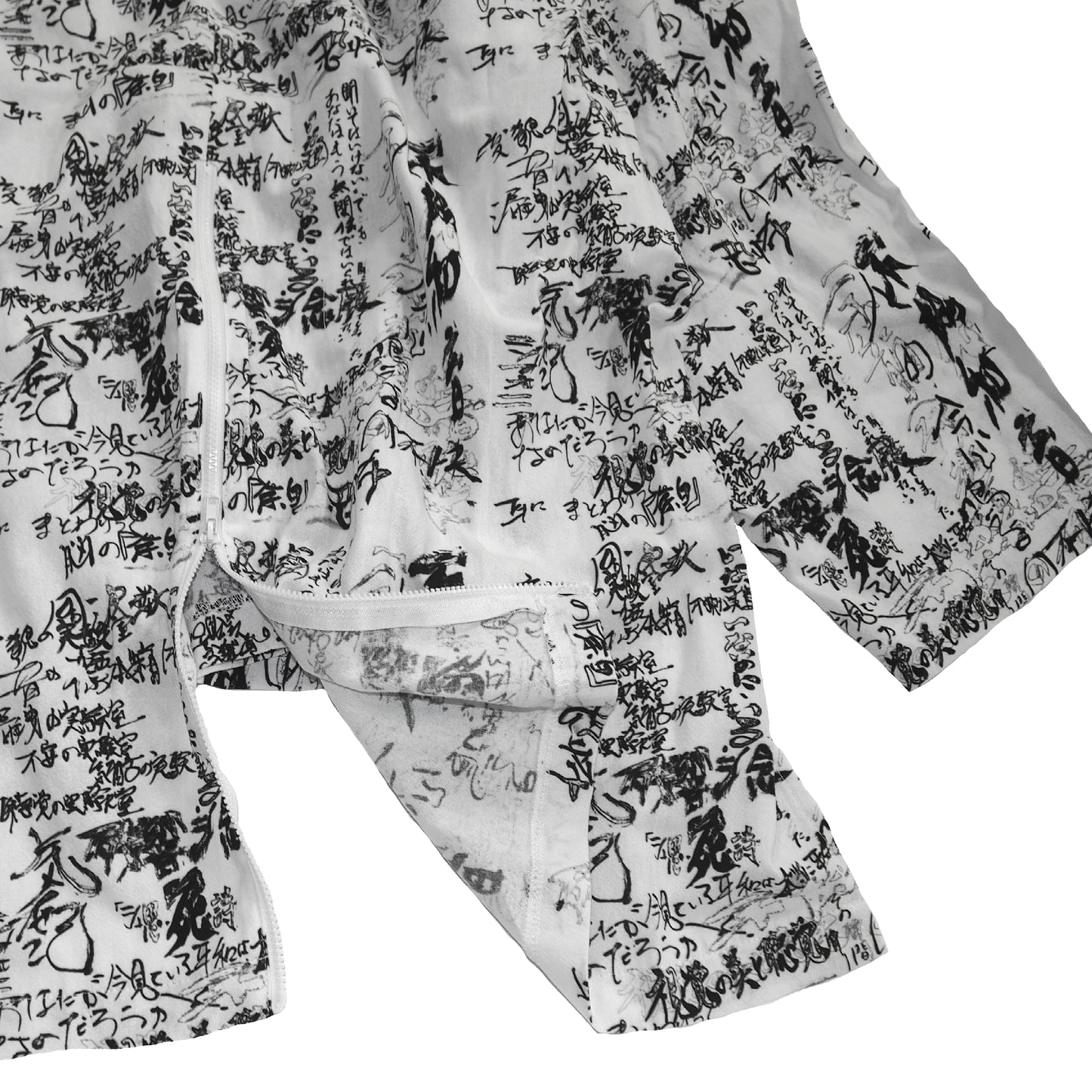 IKUMI×残響シ念展 企画書 HOODIE