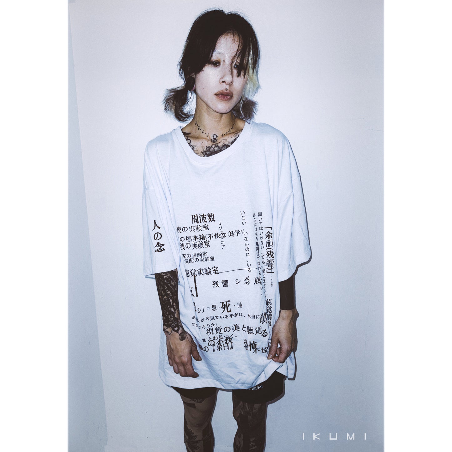 IKUMI×残響シ念展 企画書 T-SHIRT