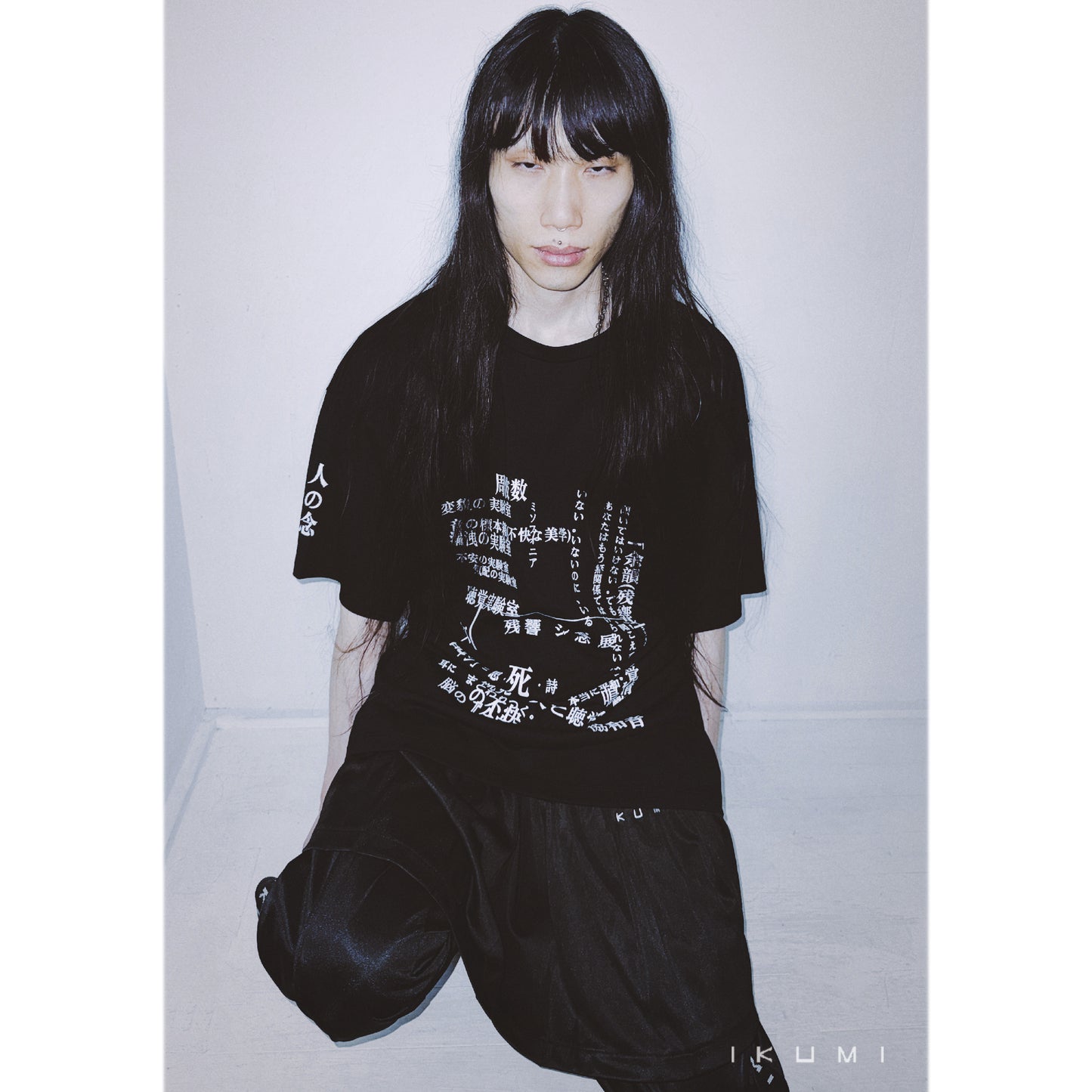 IKUMI×残響シ念展 企画書 T-SHIRT