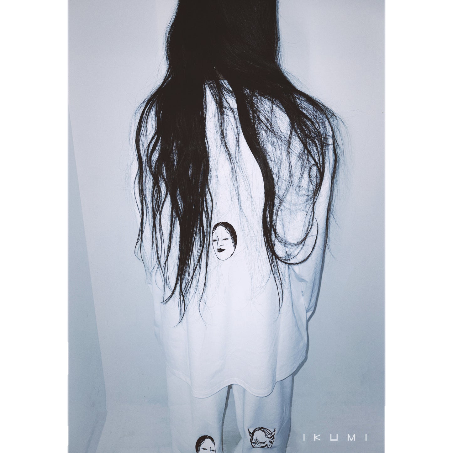 INNOCENT GIRL LONG T