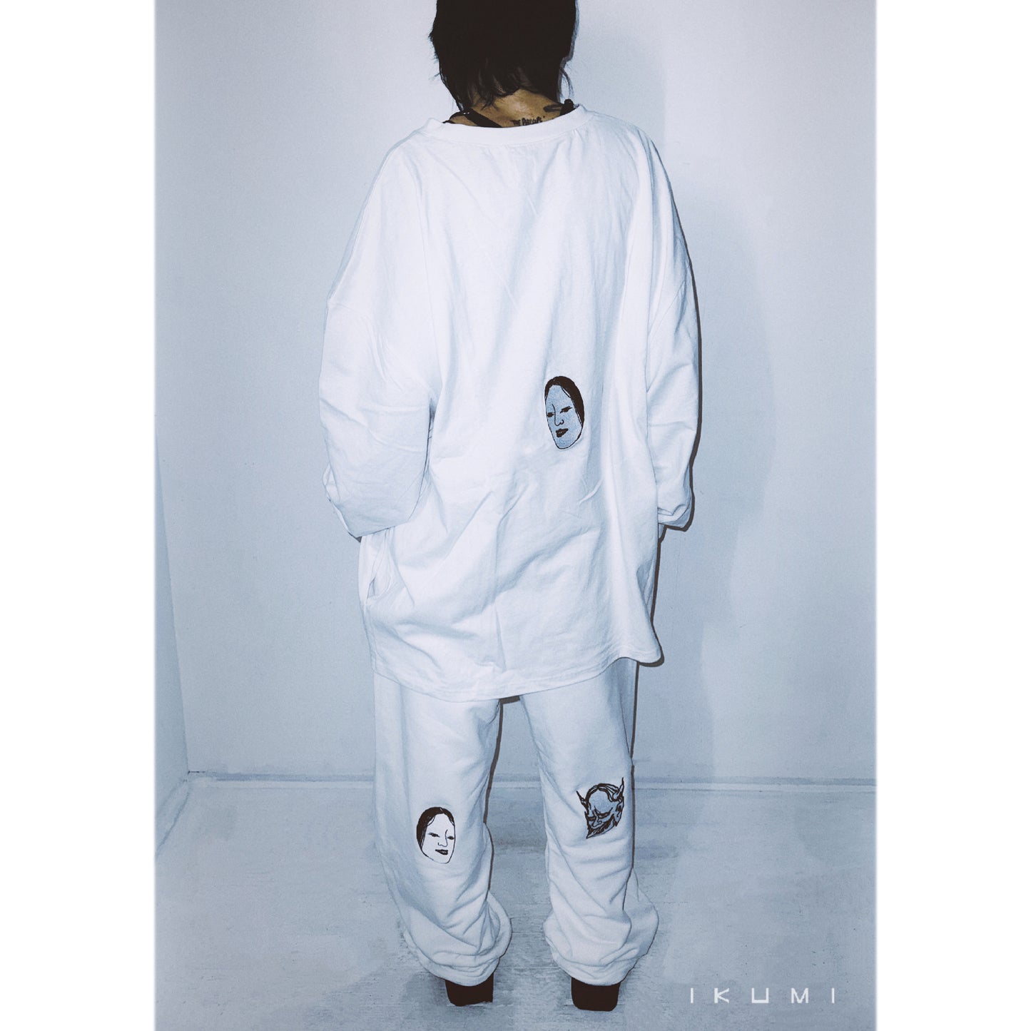 SCATTERED NOH MASKS SWEAT PANTS