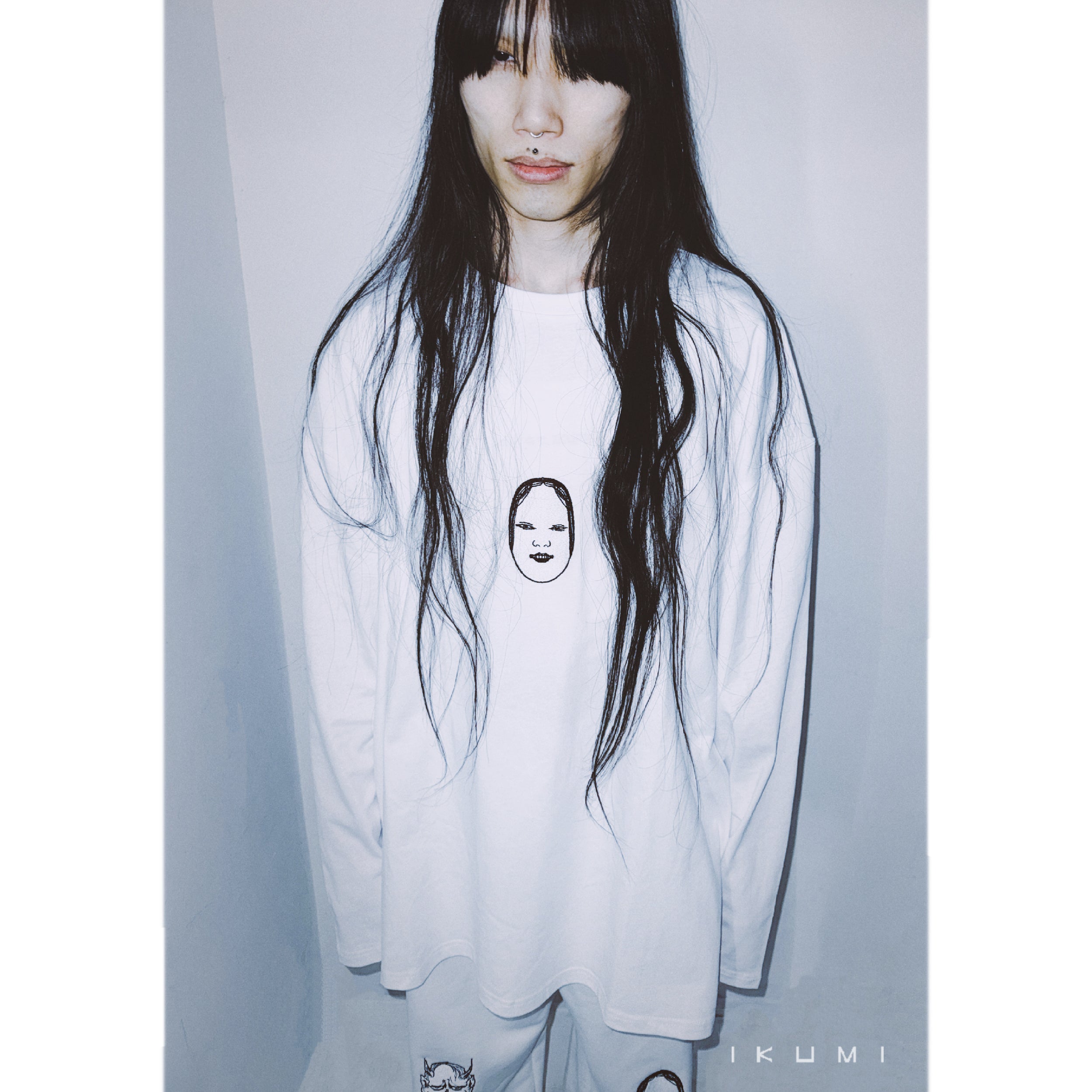 IKUMI ロンT レア IKUMI×MADARANINGEN Bizzare LOGO Long sleeve t-shirt