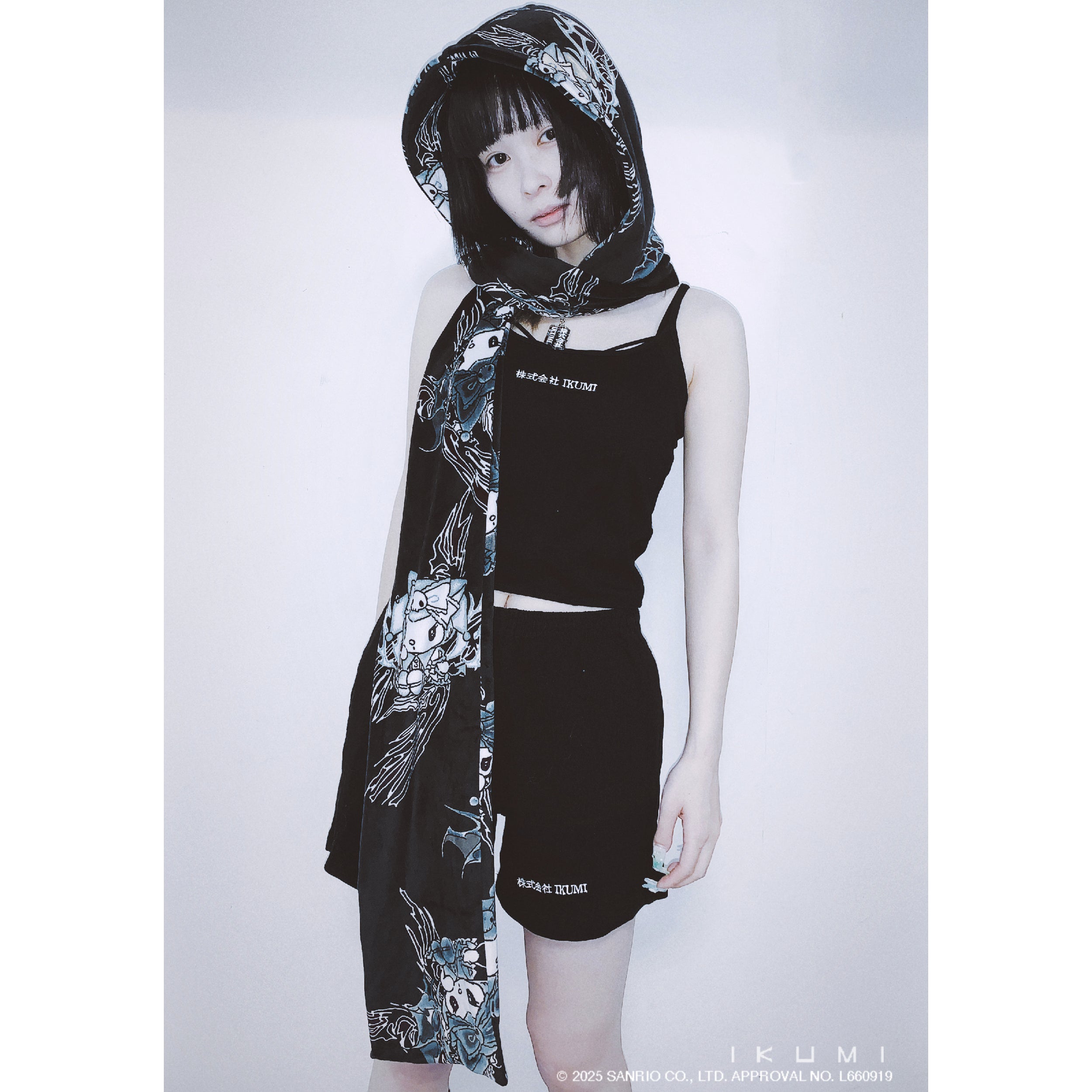 KUROMI×IKUMI HOODIE MUFFLER