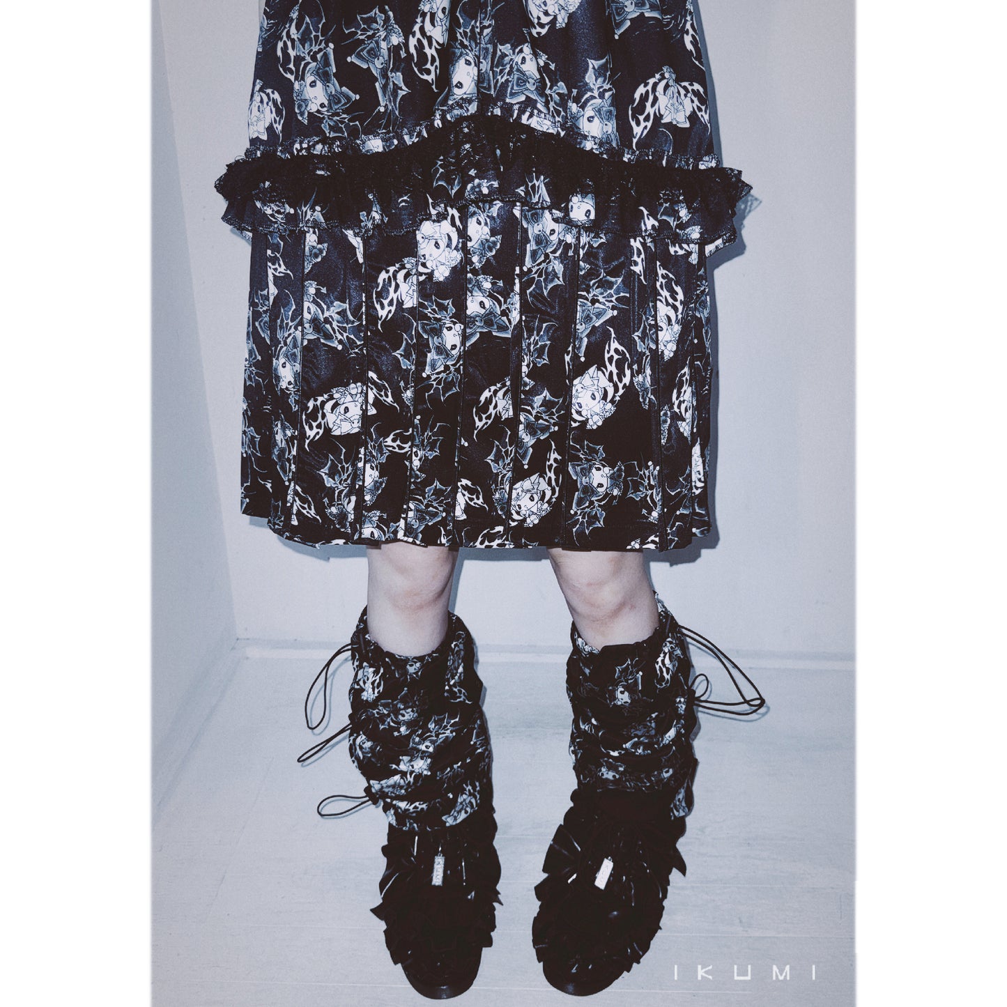 KUROMI×IKUMI LEG COVER