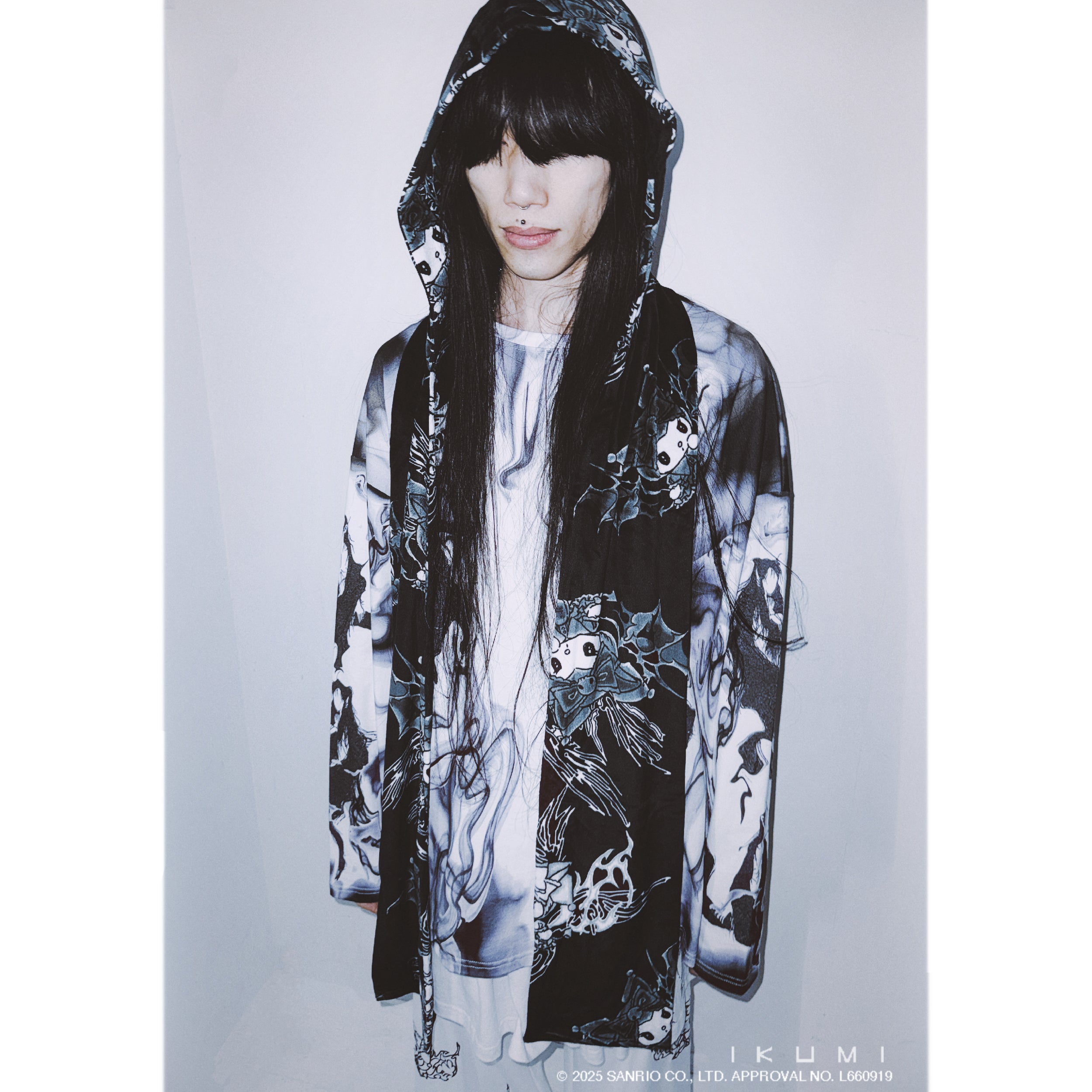 KUROMI×IKUMI HOODIE MUFFLER