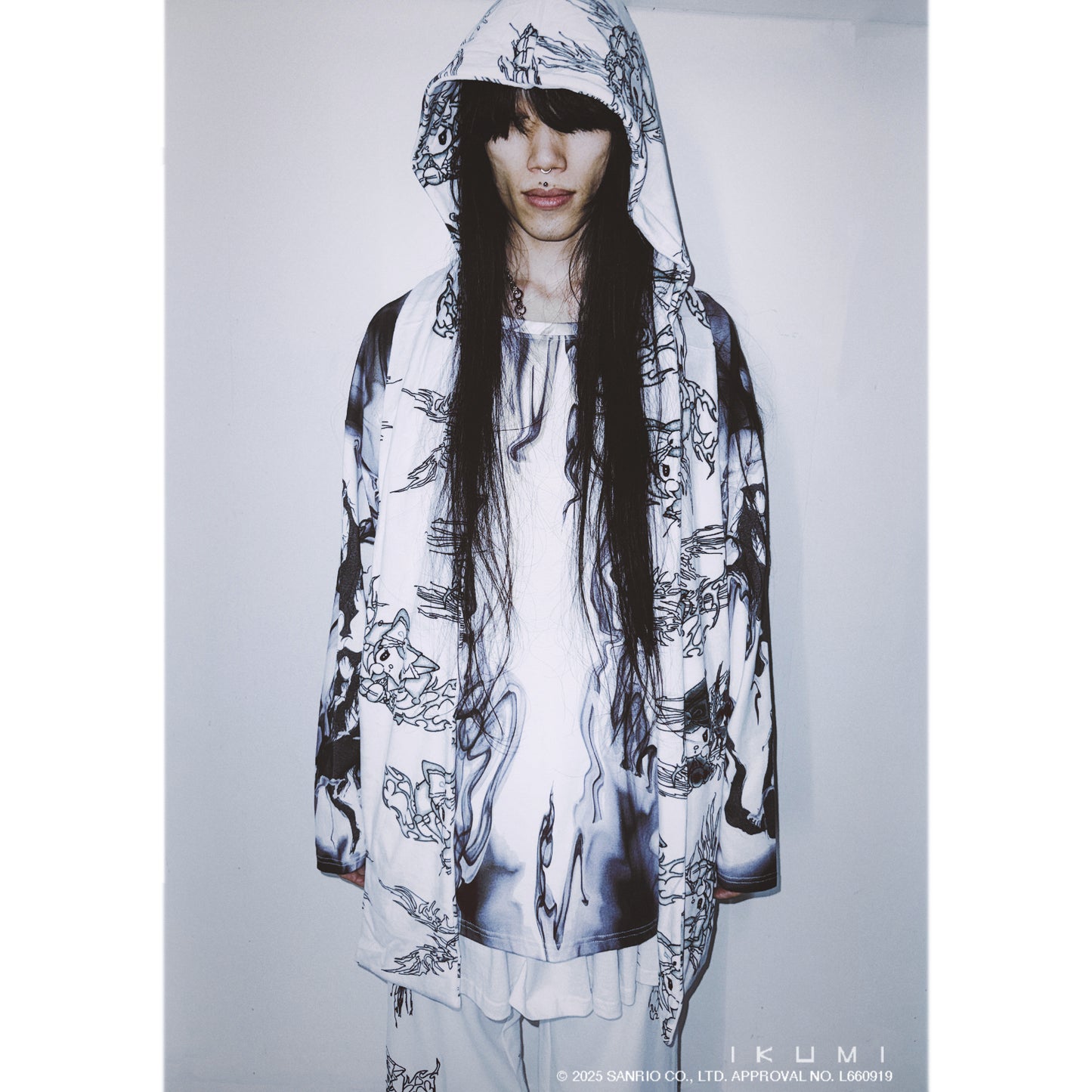 KUROMI×IKUMI HOODIE MUFFLER