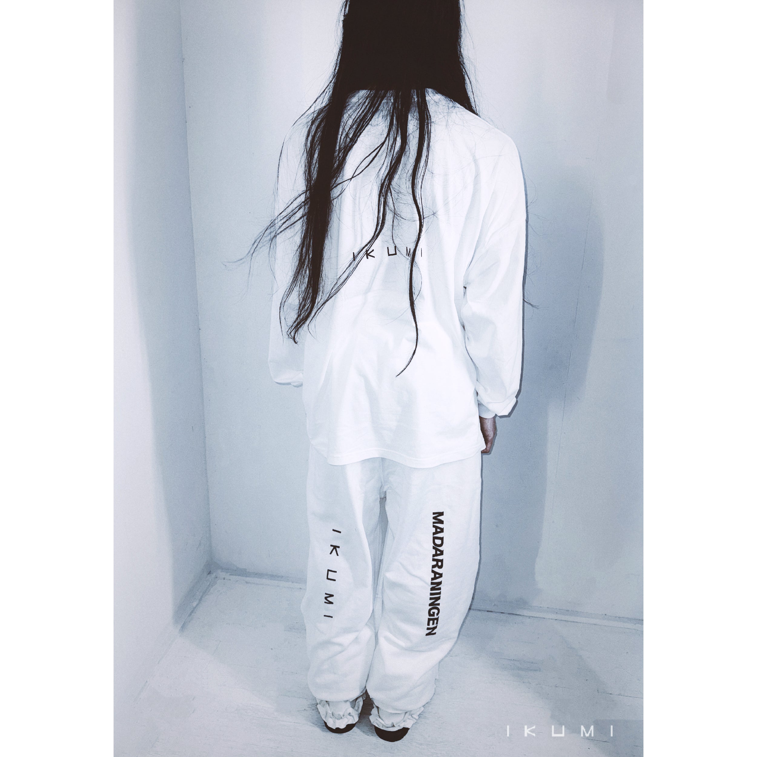 IKUMI×MADARANINGEN Sinple LOGO Long sleeve t-shirt