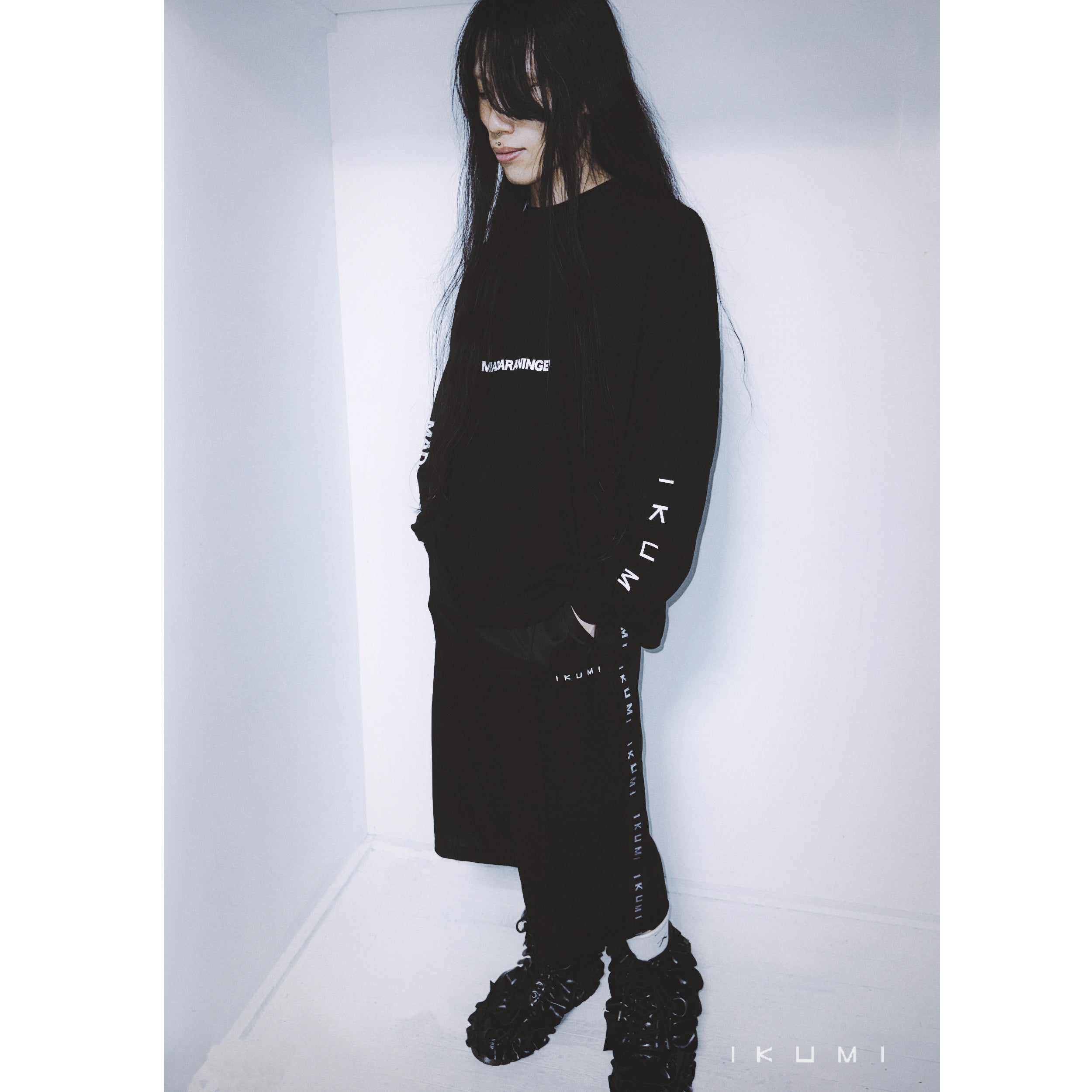 IKUMI×MADARANINGEN Sinple LOGO Long sleeve t-shirt