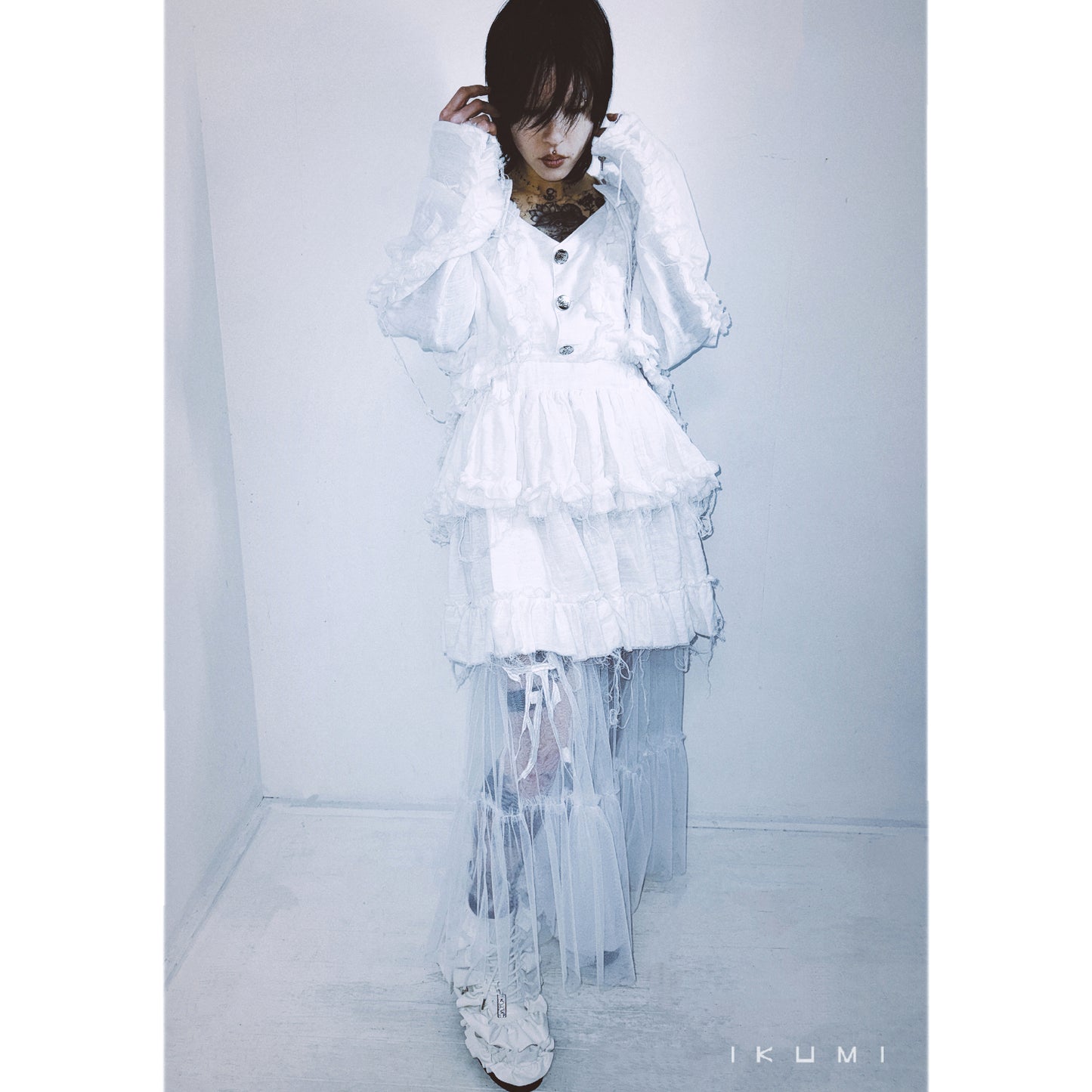 IKUMI×MADARANINGEN GAUZE FRILL DRESS