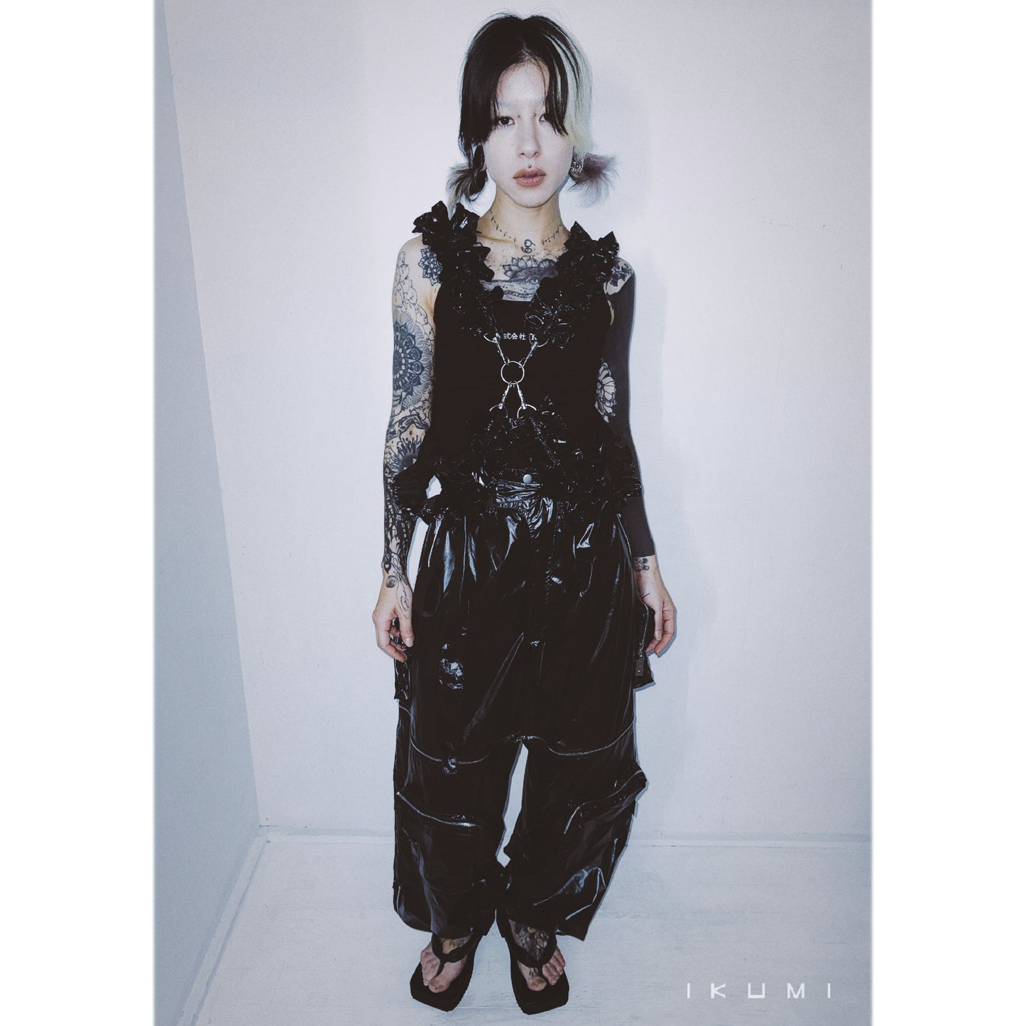 FRILL HARNESS