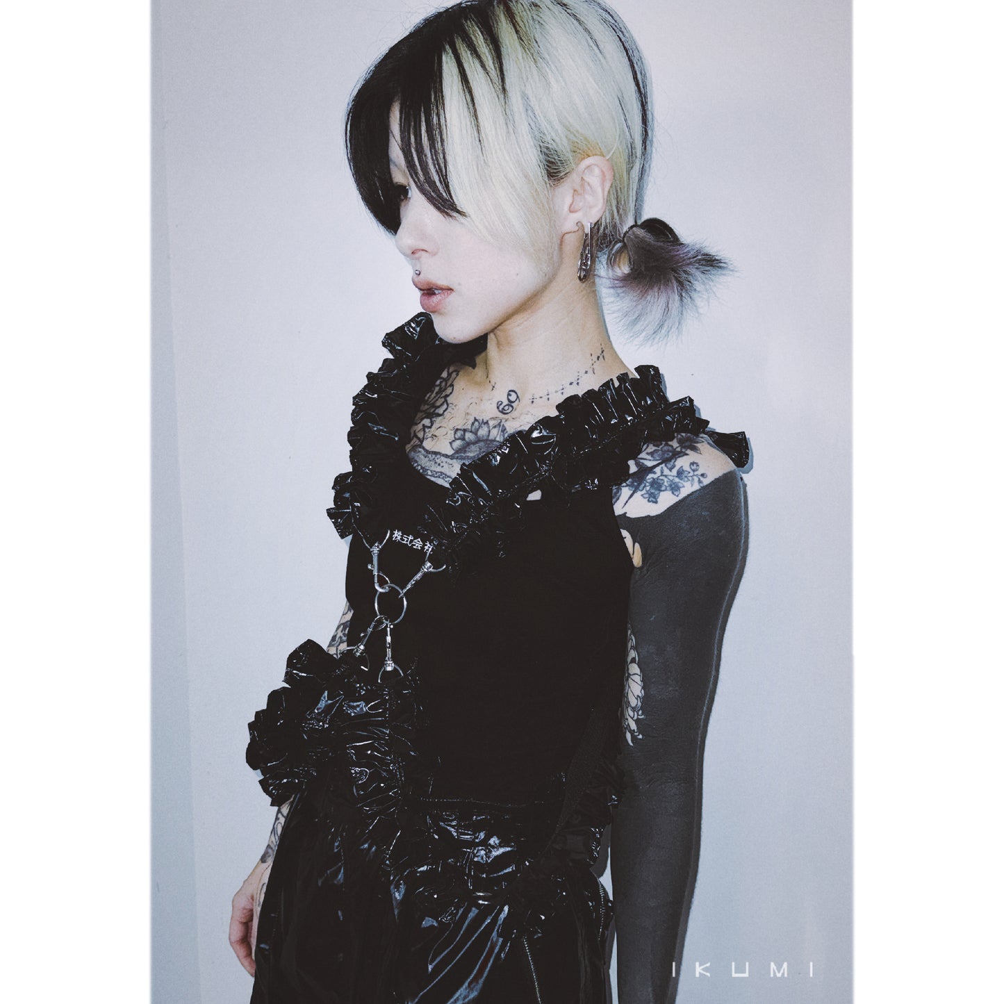 FRILL HARNESS