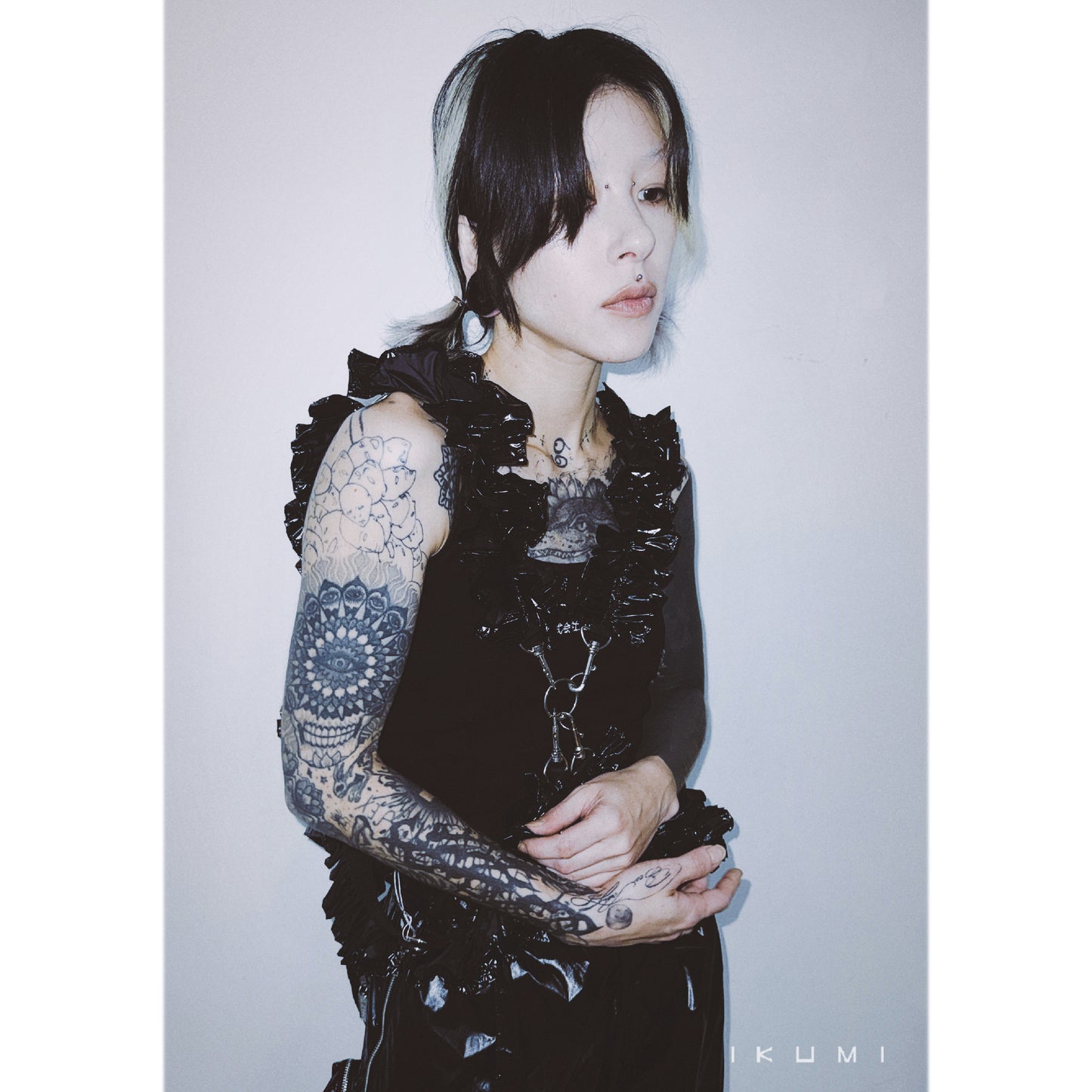 FRILL HARNESS