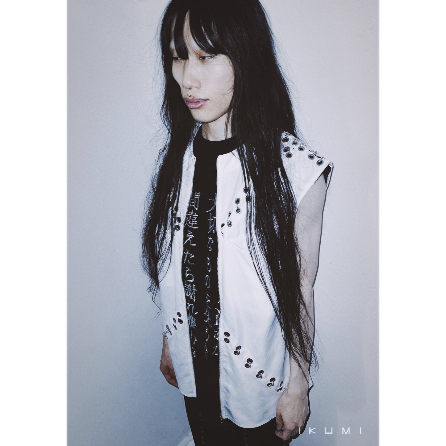 PIERCED ZIP VEST