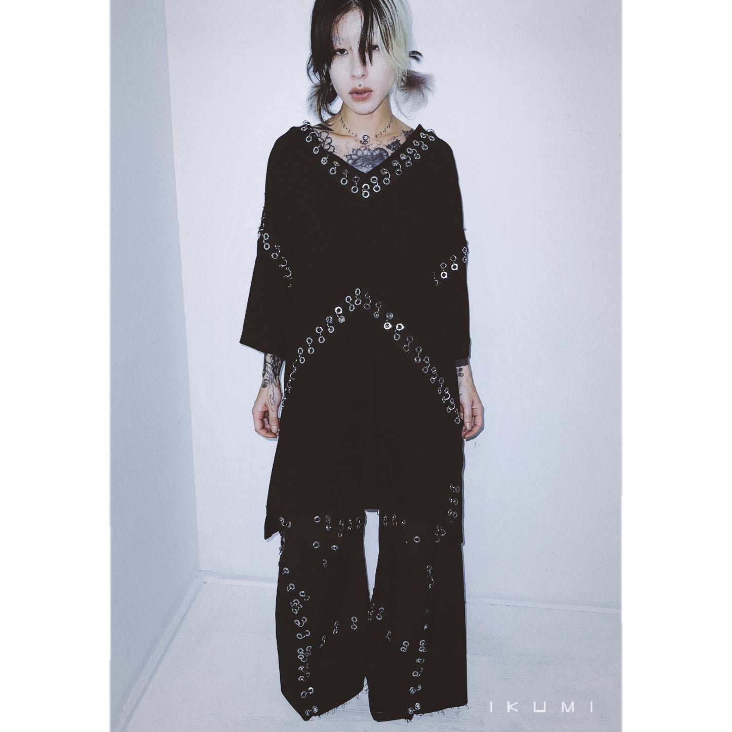 PIERCED LONG PANTS