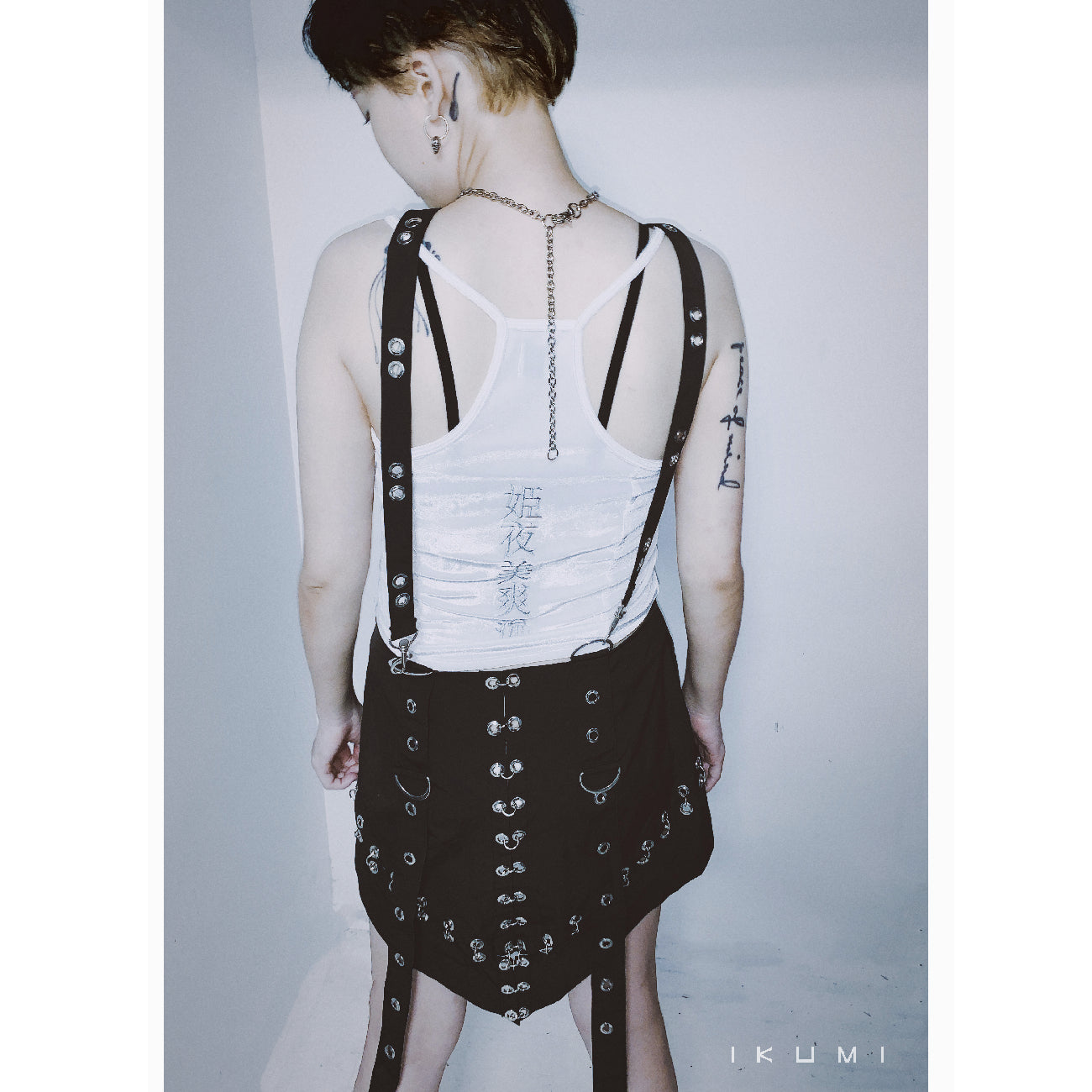 PIERCED MINI SKIRT