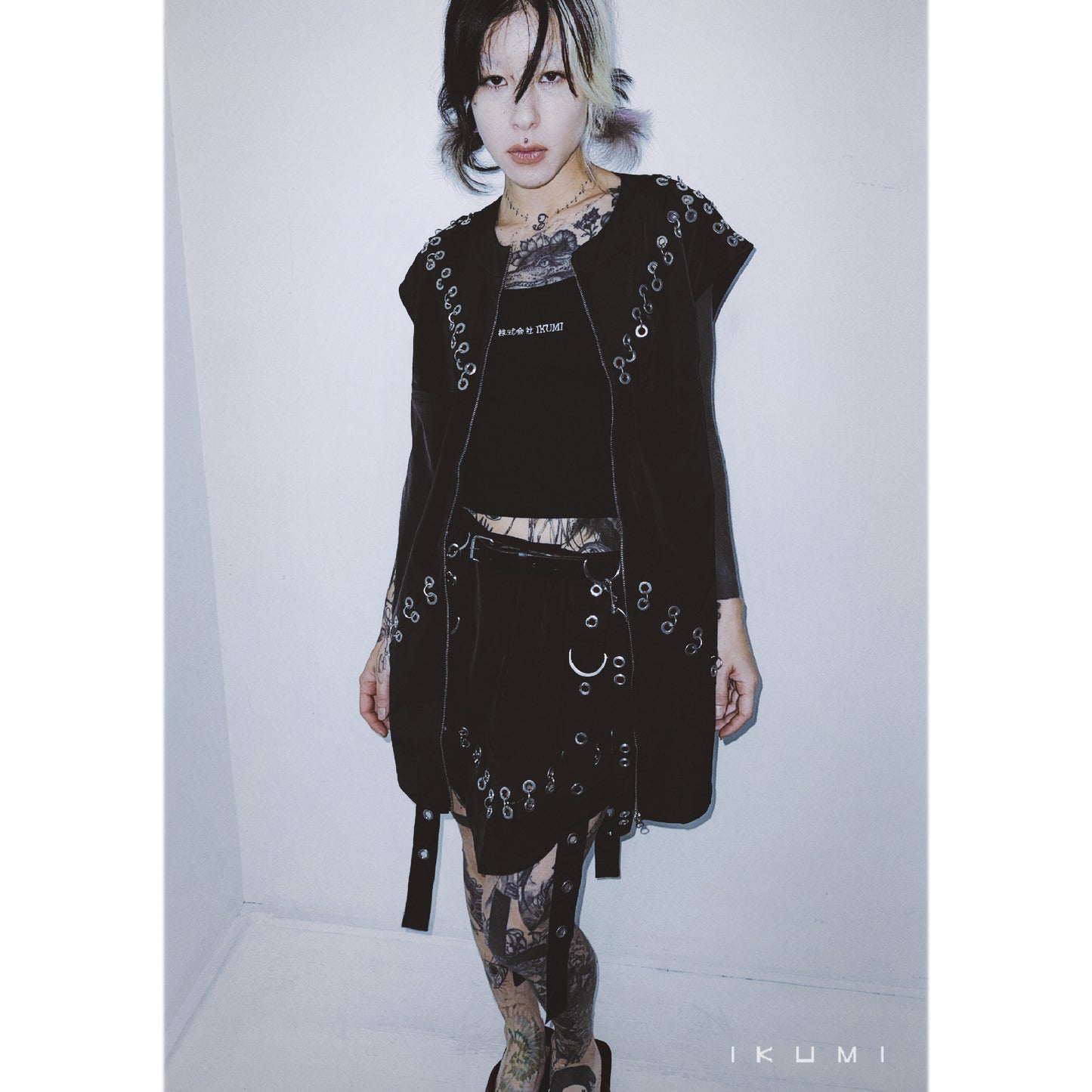 PIERCED MINI SKIRT