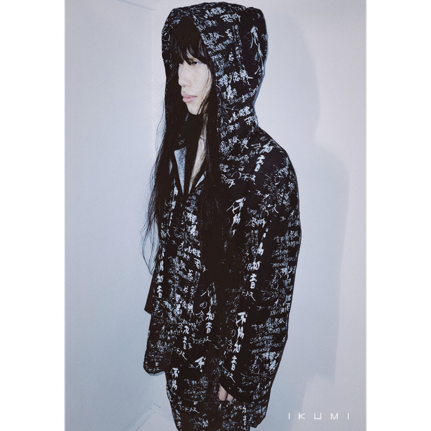IKUMI×残響シ念展 企画書 HOODIE