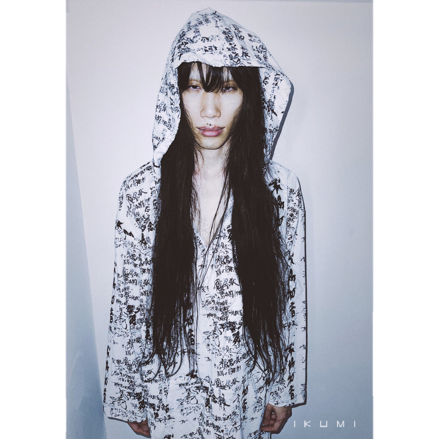 IKUMI×残響シ念展 企画書 HOODIE