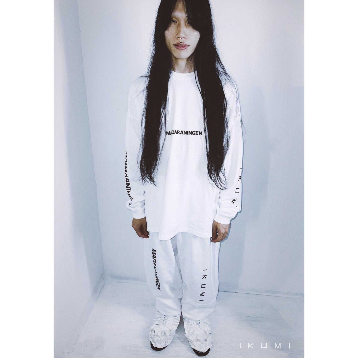 IKUMI×MADARANINGEN SIMPLE LOGO LONG SLEEVE T-SHIRT