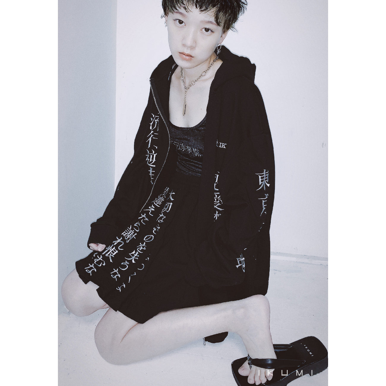会社概要 ZIP HOODIE